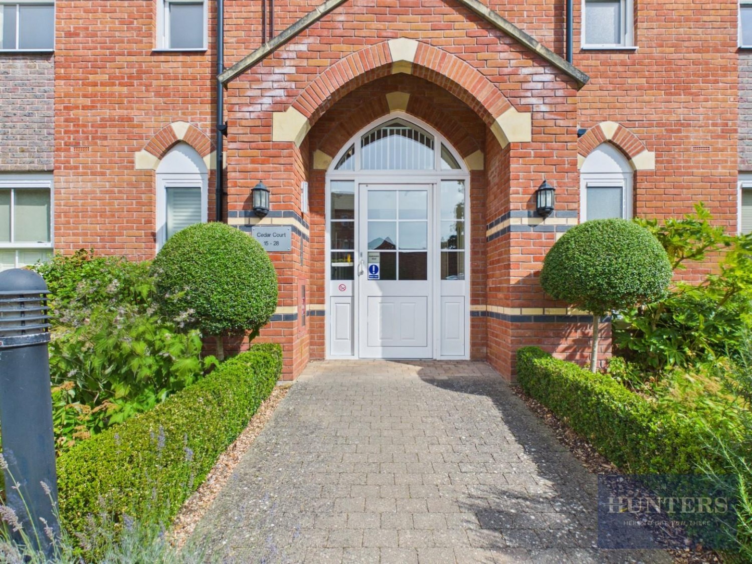 2 bedroom Flat for sale in Cedar Court, Humphris Place, Cheltenham