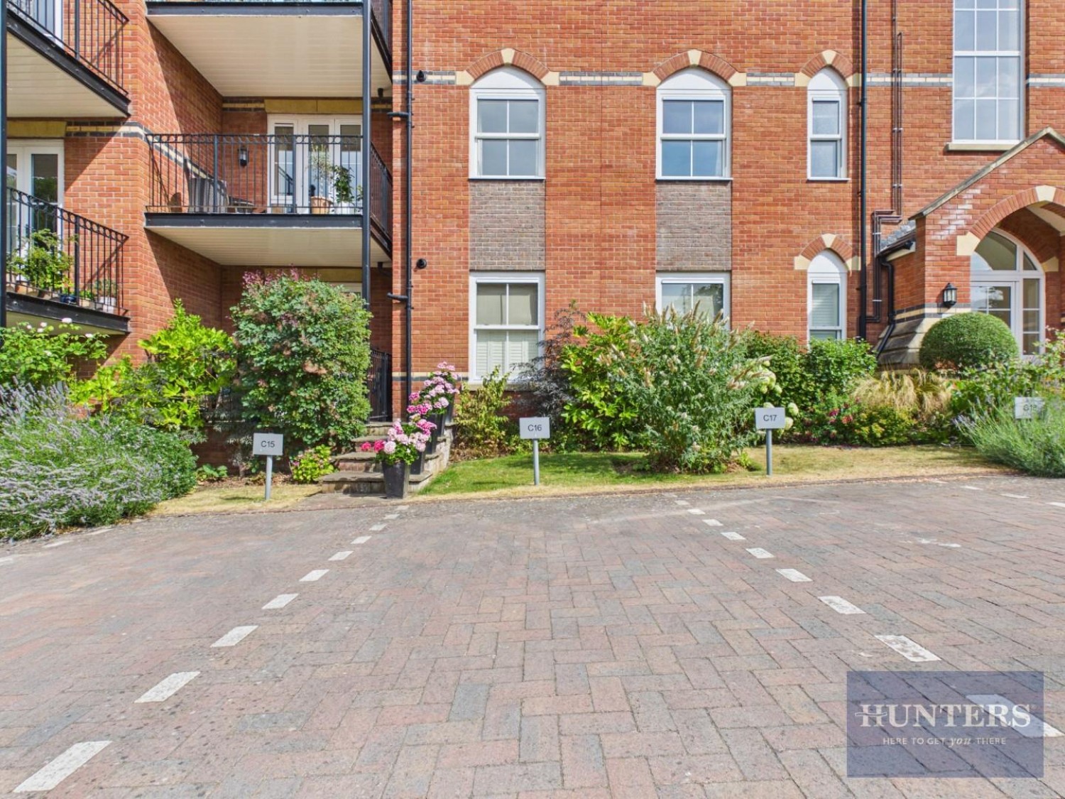 2 bedroom Flat for sale in Cedar Court, Humphris Place, Cheltenham