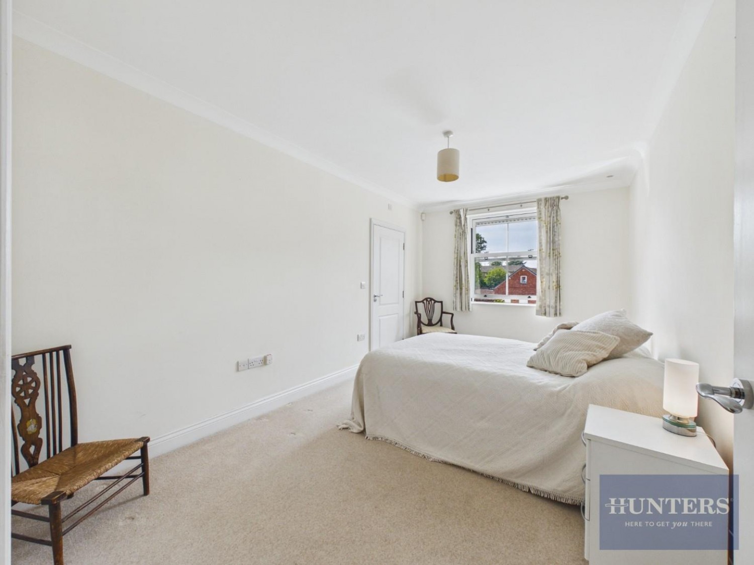 2 bedroom Flat for sale in Cedar Court, Humphris Place, Cheltenham