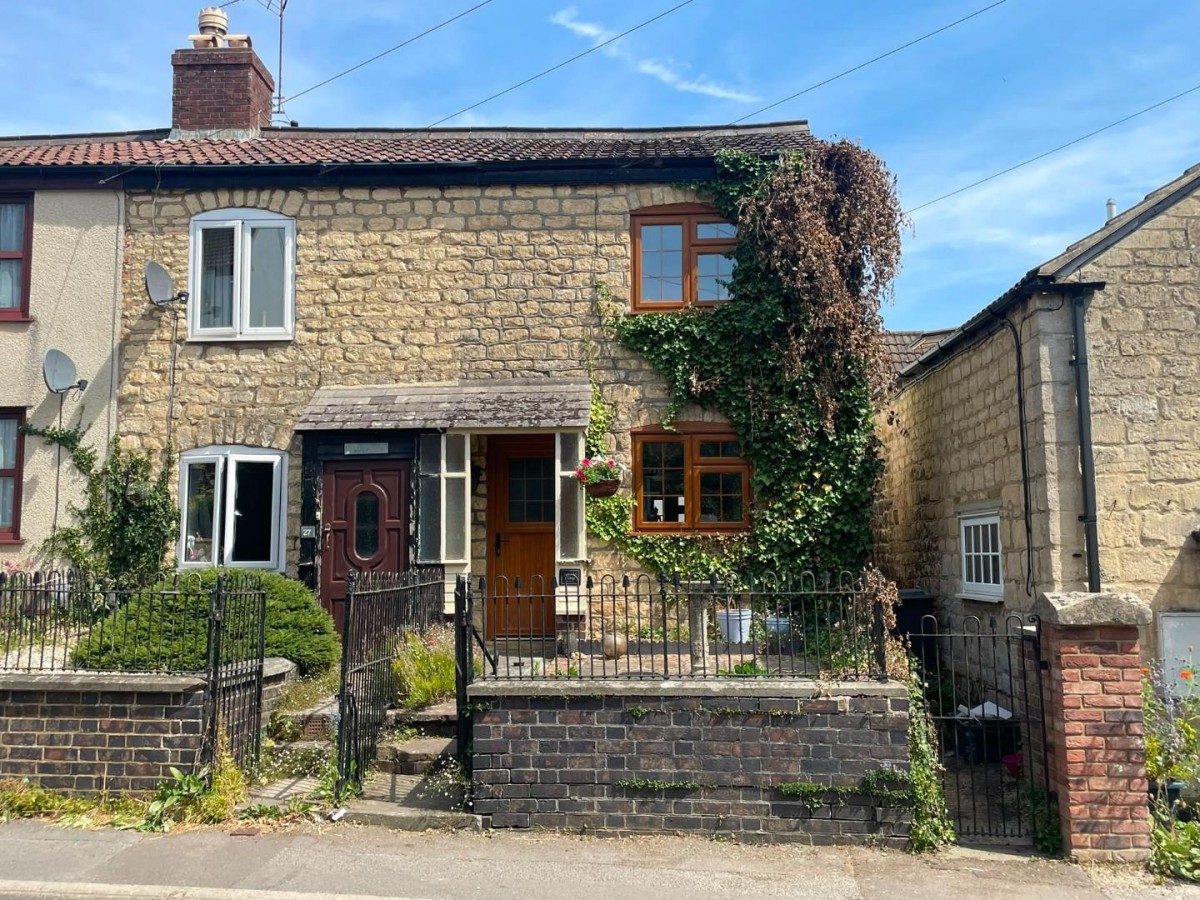 Chapel Street, Cam, Dursley, GL11 5NX