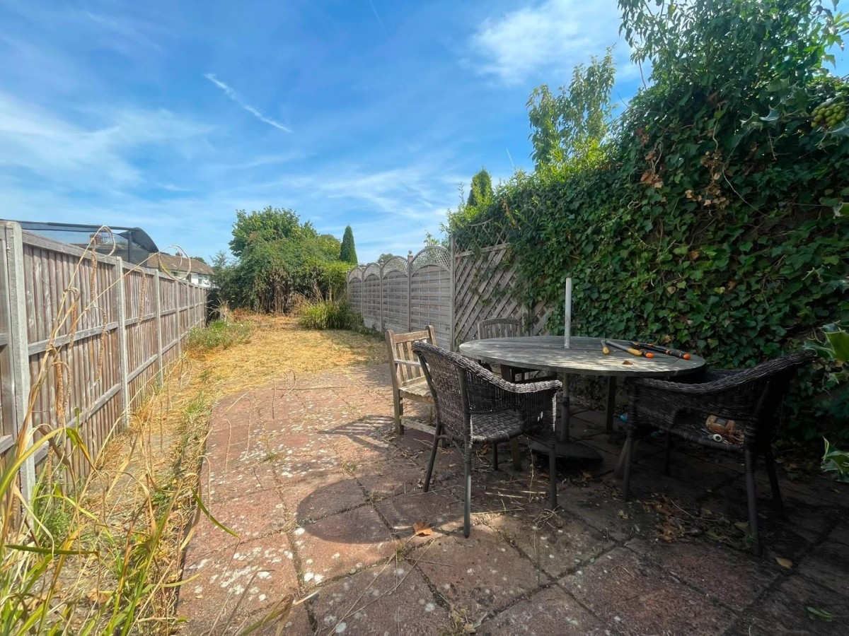 Chapel Street, Cam, Dursley, GL11 5NX