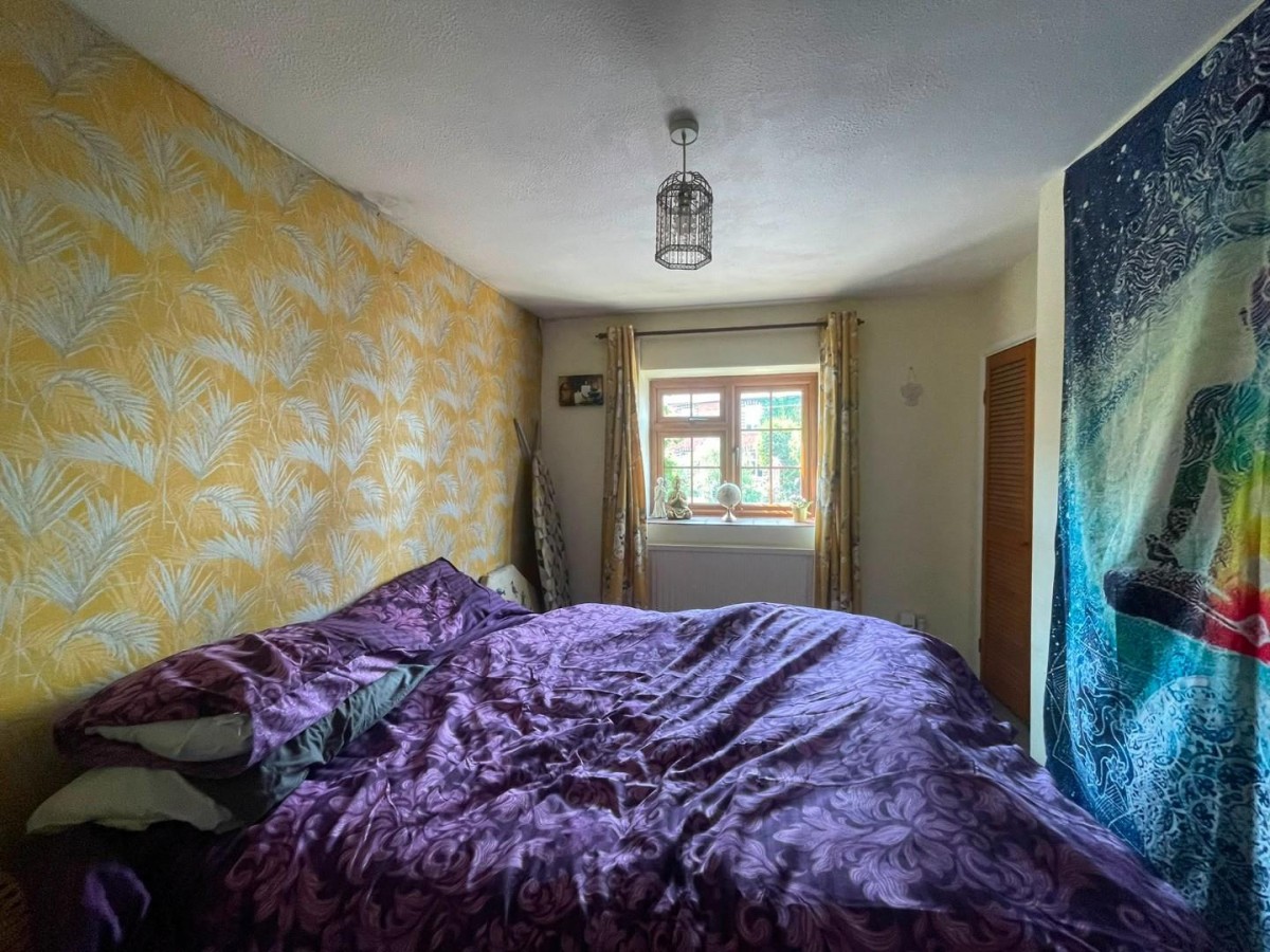 Chapel Street, Cam, Dursley, GL11 5NX