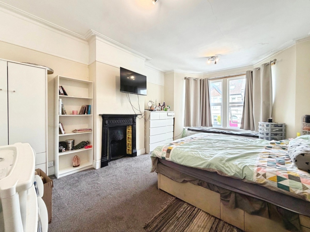 Cleeve Road, Knowle, BS4 2JP