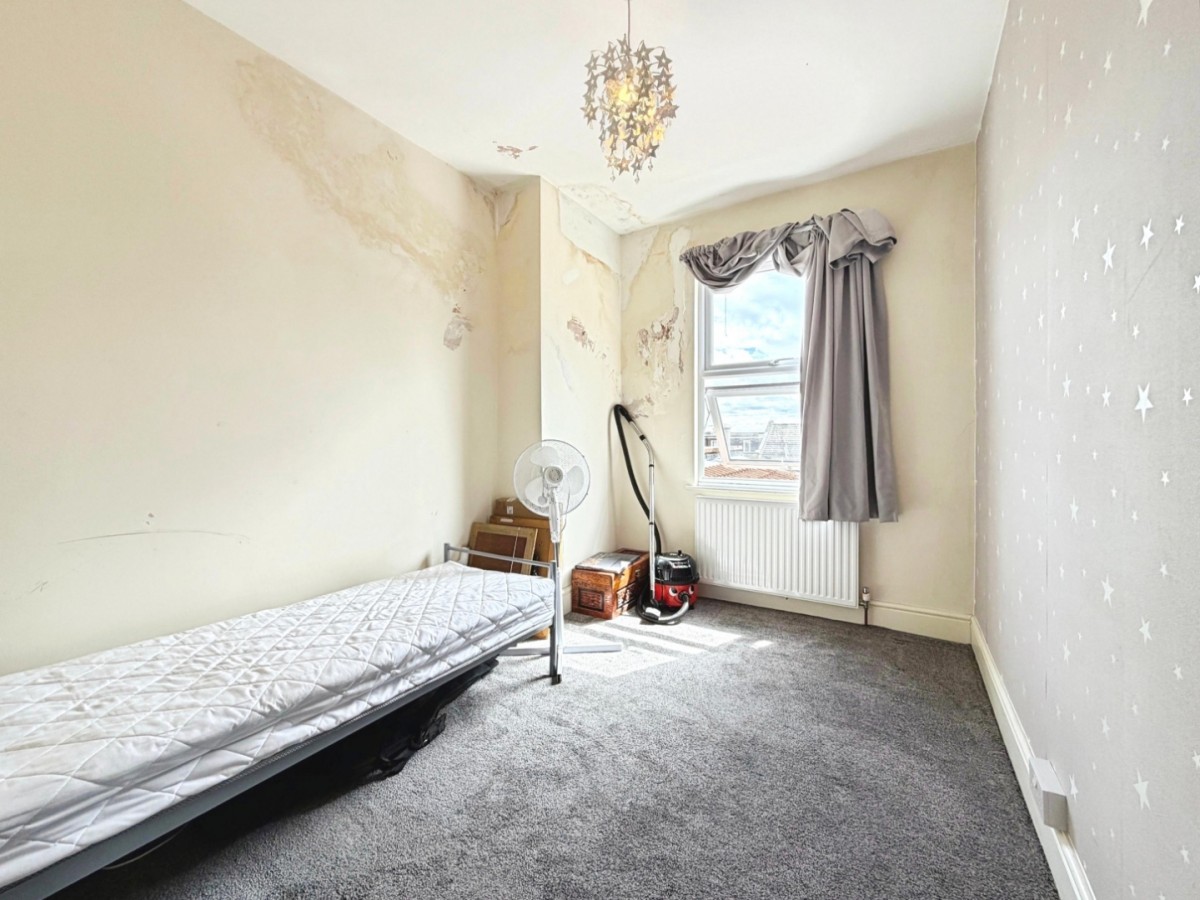 Cleeve Road, Knowle, BS4 2JP