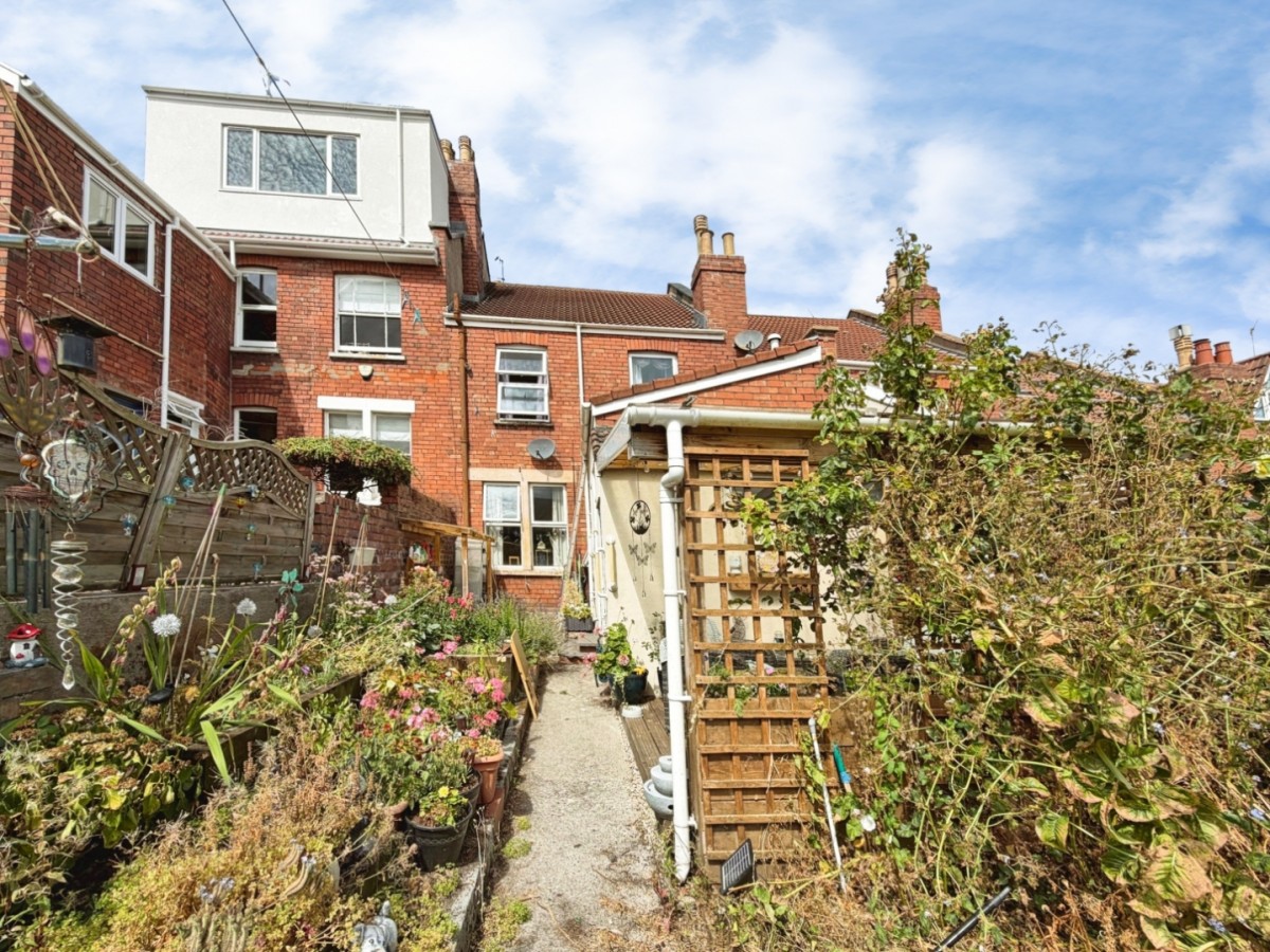 Cleeve Road, Knowle, BS4 2JP