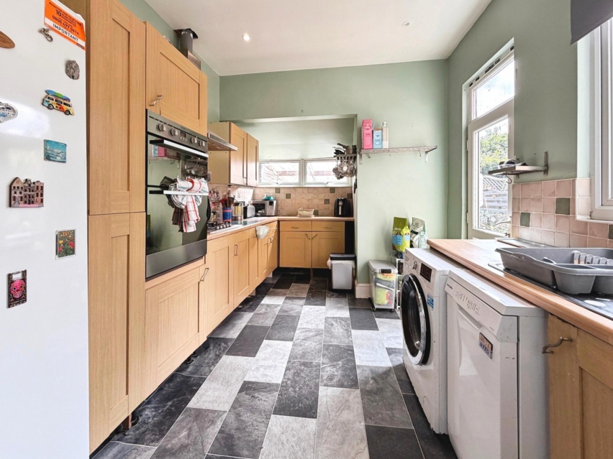 Cleeve Road, Knowle, BS4 2JP