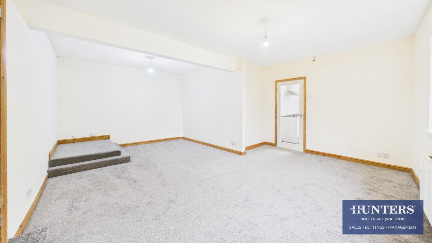2 bedroom Flat to let in Front Street, East Boldon
