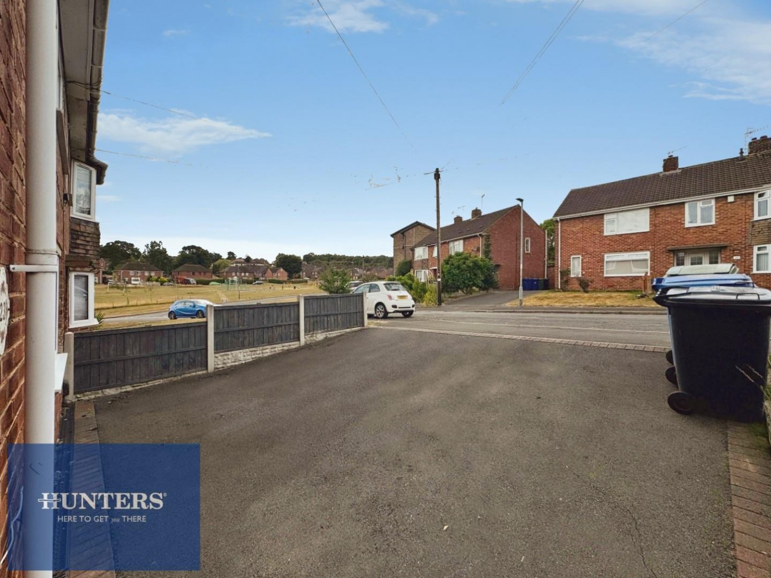 3 bedroom House for sale in Loundeswood Avenue, Newbold, Chesterfield, S41 8BJ