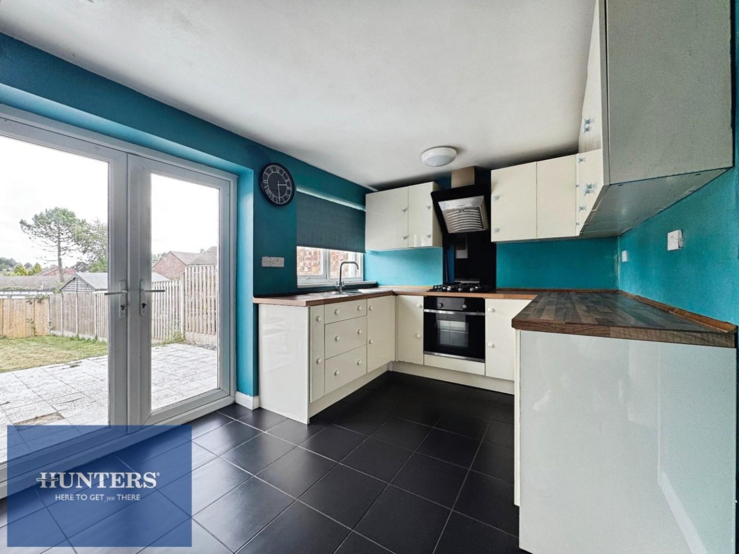 3 bedroom House for sale in Loundeswood Avenue, Newbold, Chesterfield, S41 8BJ