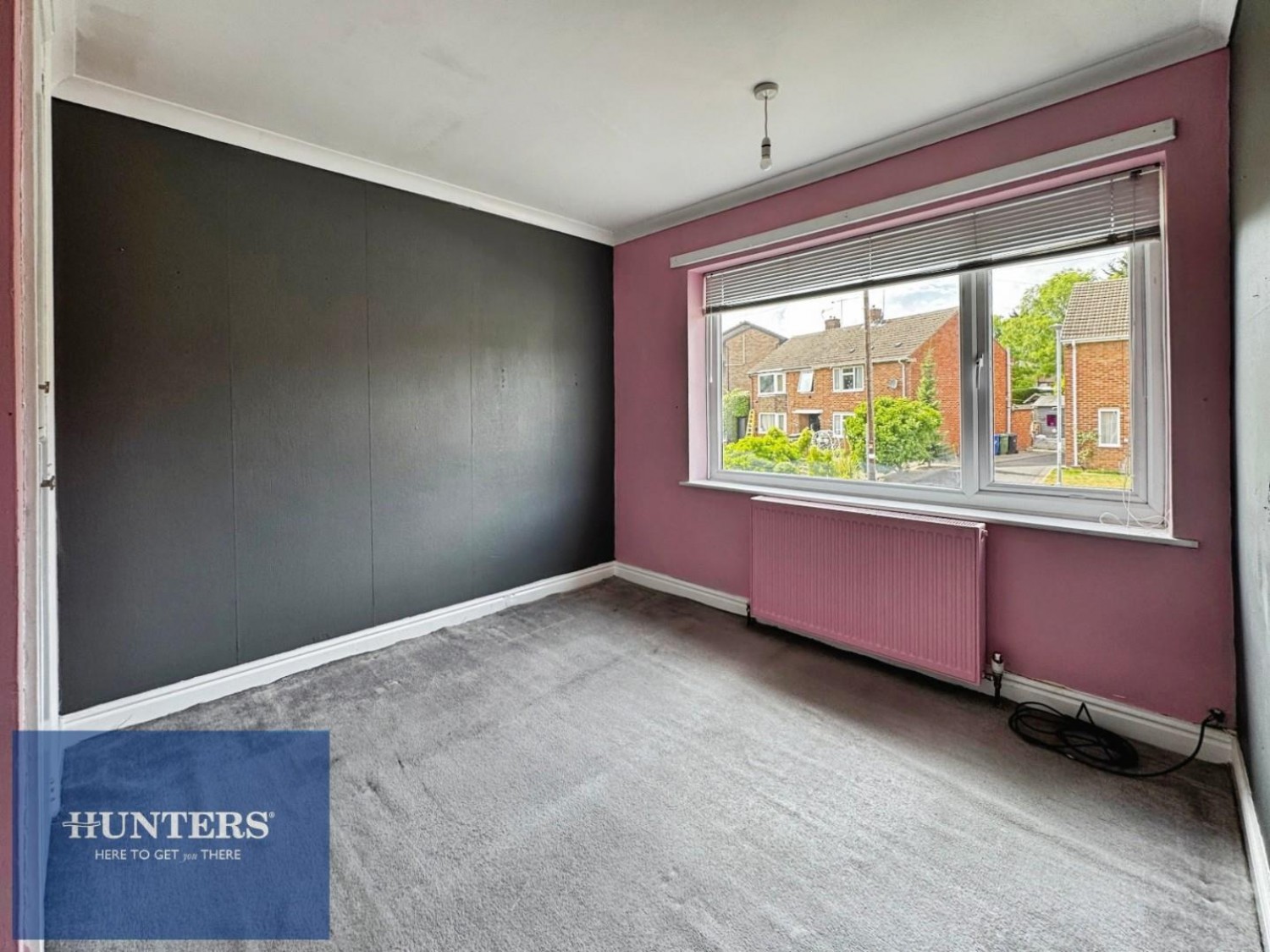 3 bedroom House for sale in Loundeswood Avenue, Newbold, Chesterfield, S41 8BJ