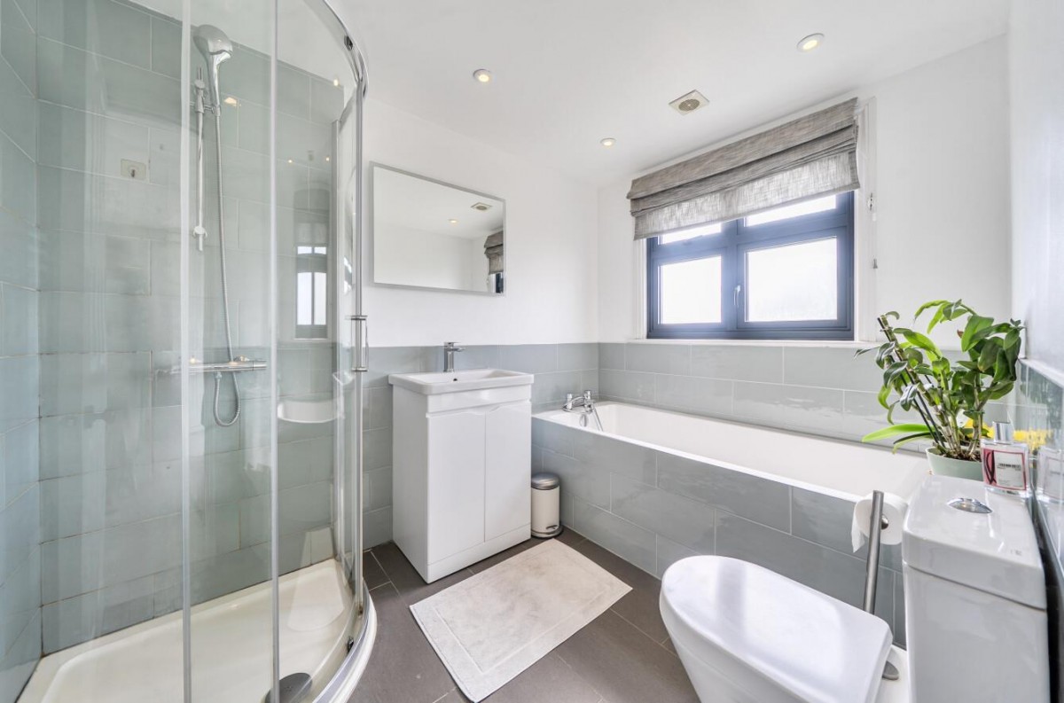 Ardgowan Road, London, SE6 1UU