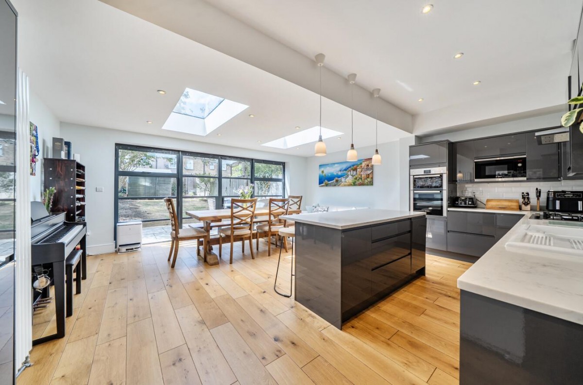 Ardgowan Road, London, SE6 1UU