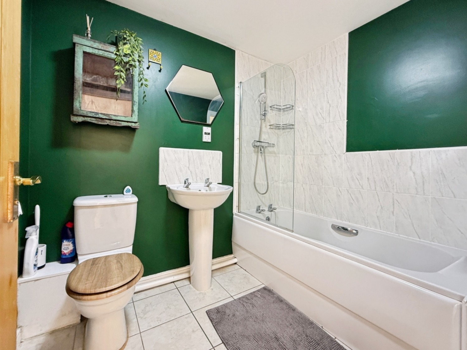 1 bedroom Flat for sale in Home Orchard, Ebley, Stroud