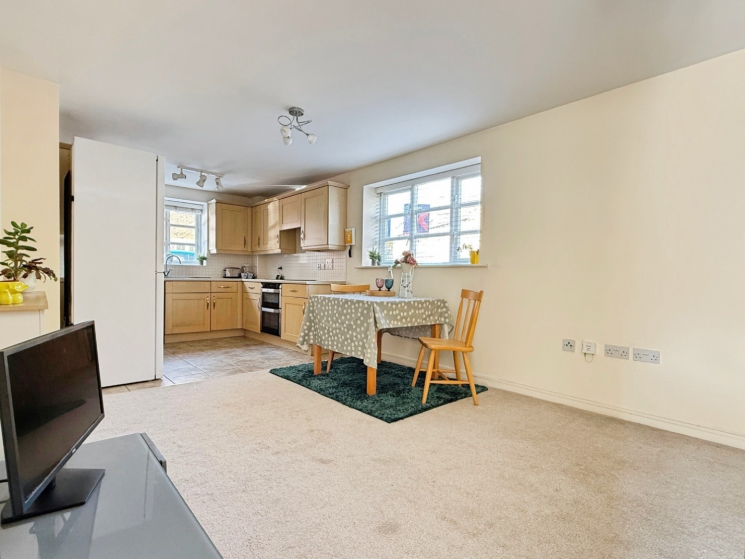 1 bedroom Flat for sale in Home Orchard, Ebley, Stroud
