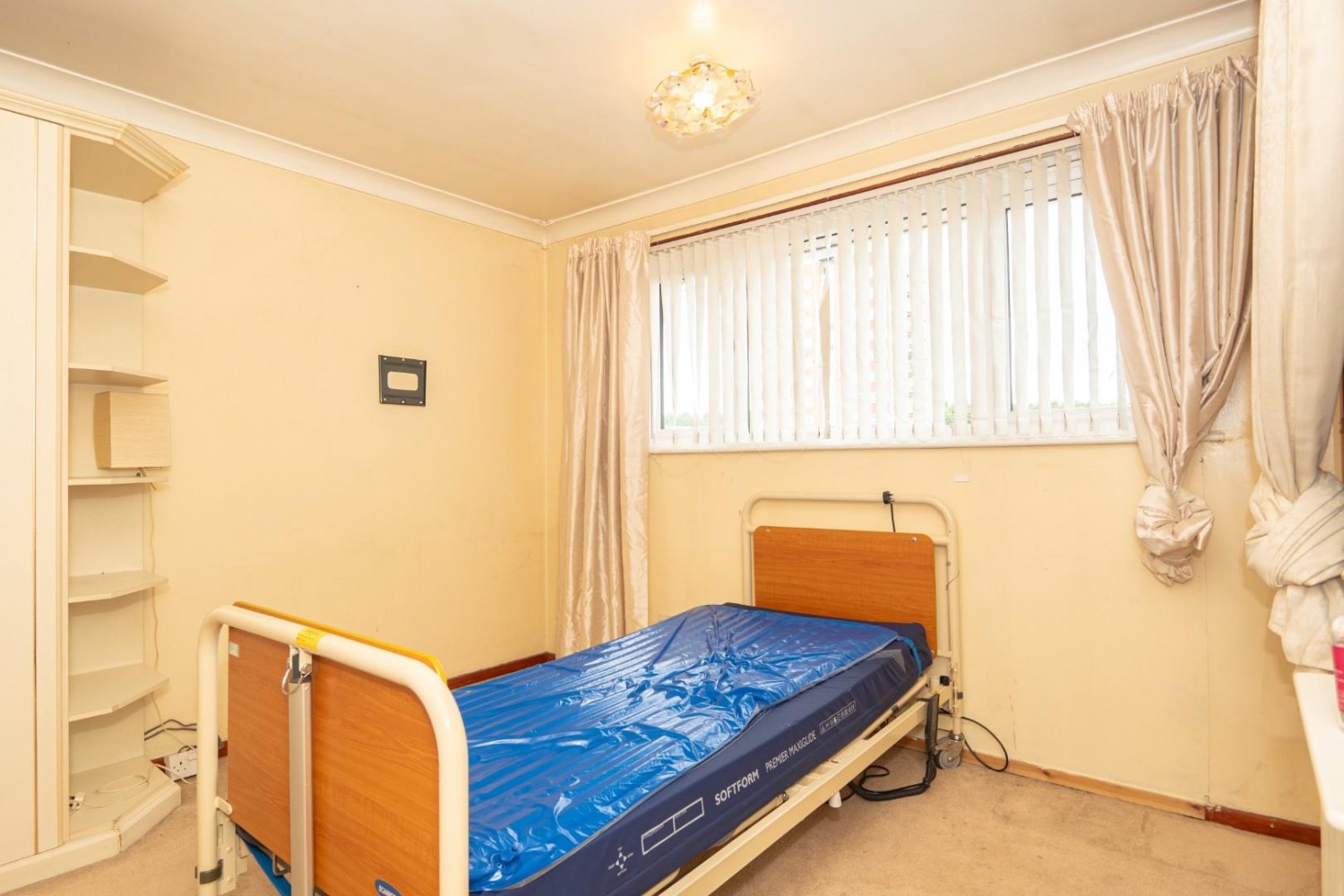 3 bedroom House for sale in Rycroft Drive, Leeds