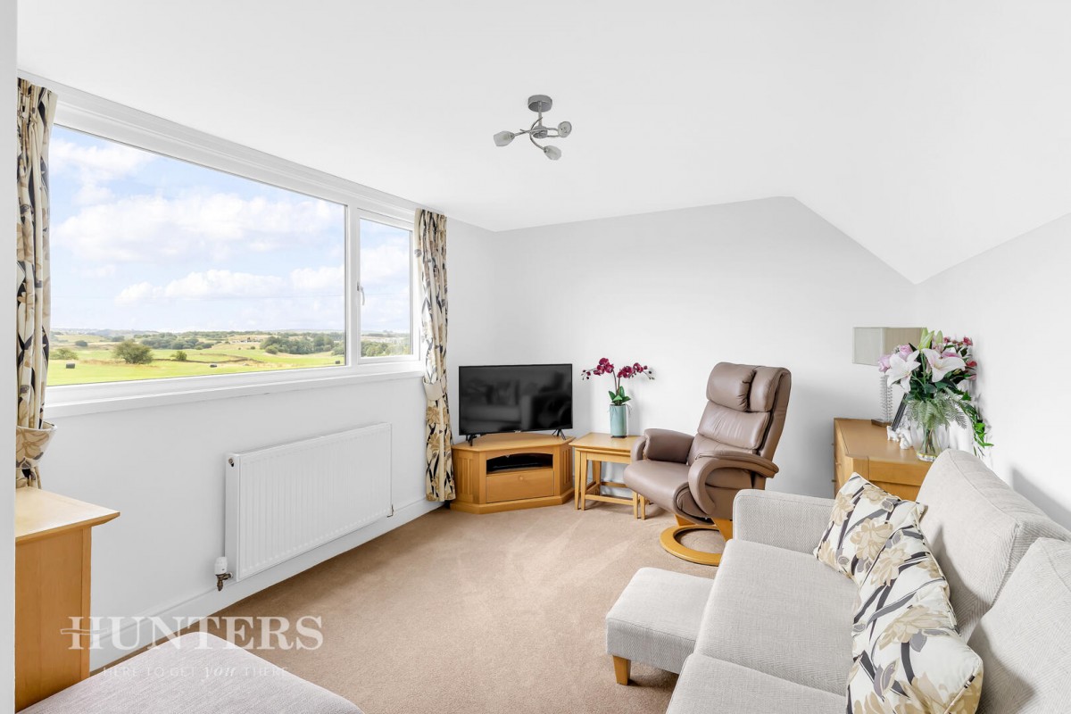 Milbury Drive, Hollingworth Lake OL15 0BZ