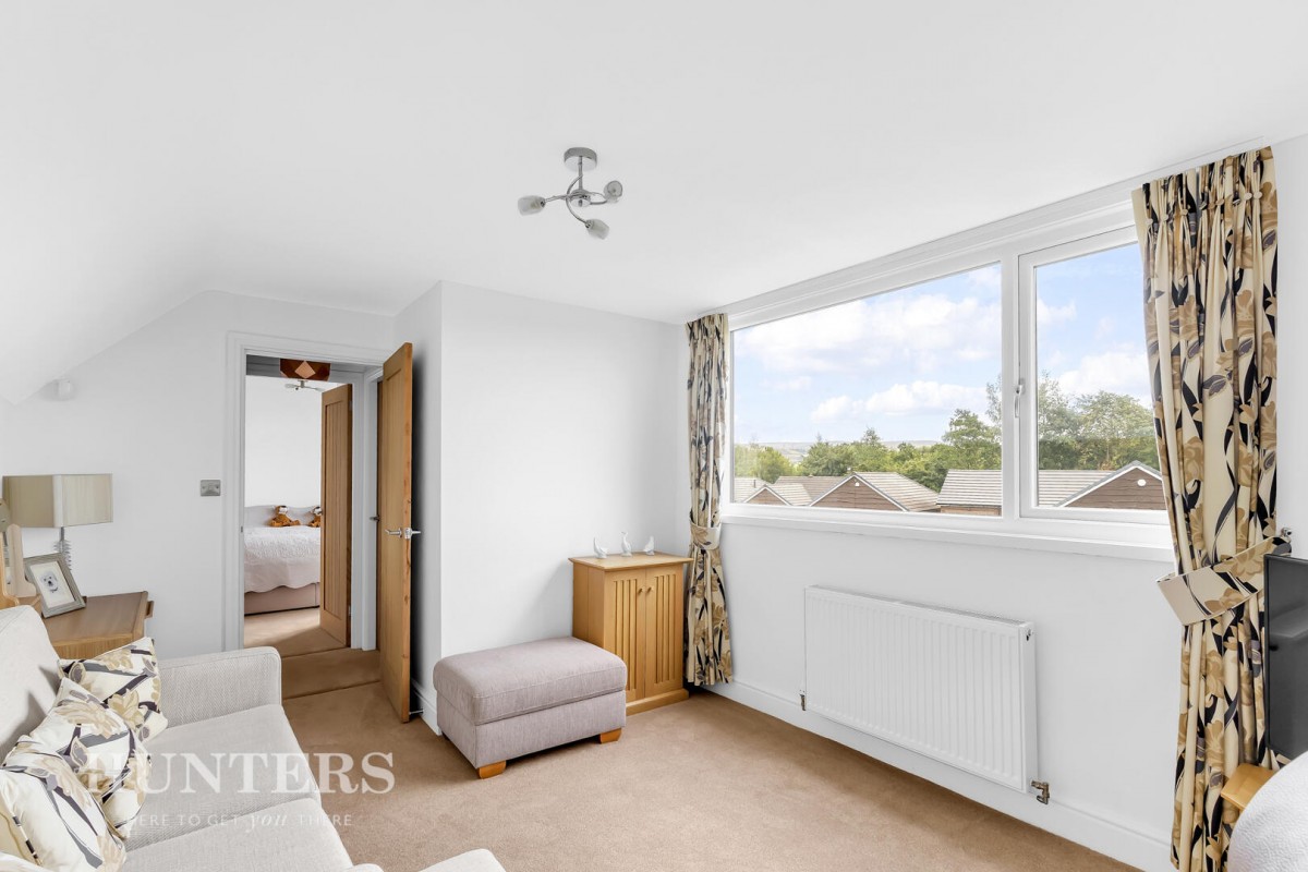 Milbury Drive, Hollingworth Lake OL15 0BZ