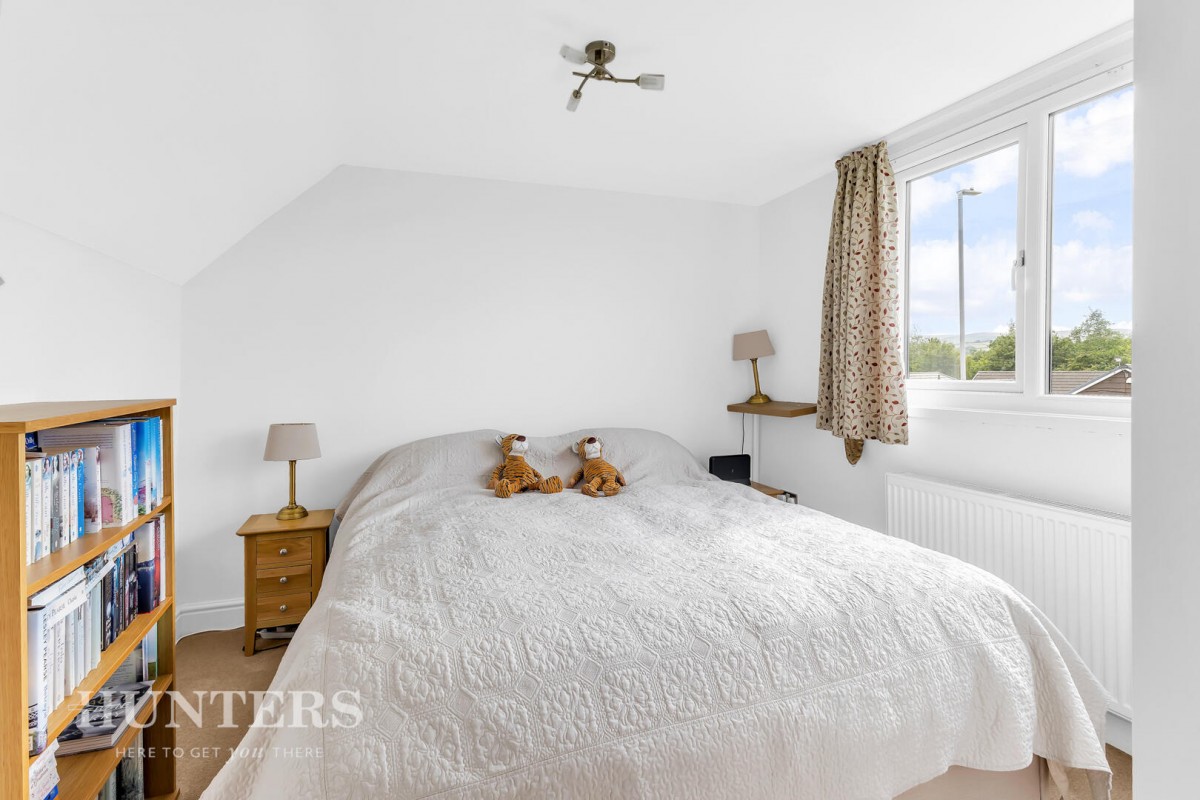 Milbury Drive, Hollingworth Lake OL15 0BZ