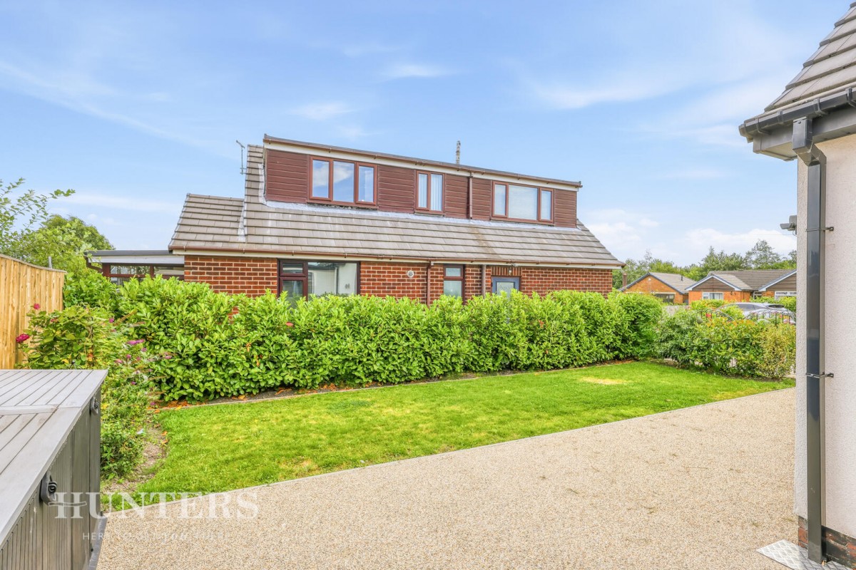 Milbury Drive, Hollingworth Lake OL15 0BZ