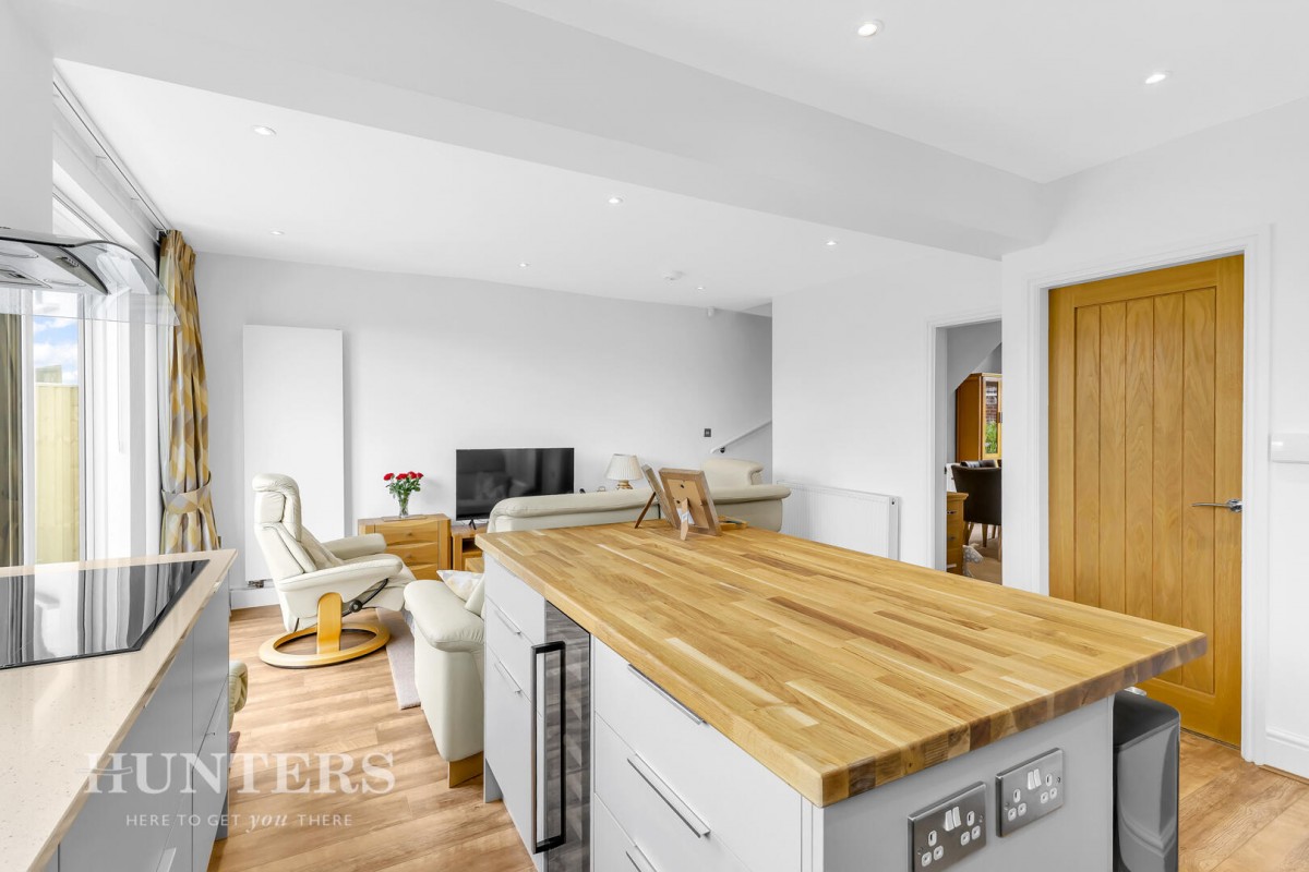 Milbury Drive, Hollingworth Lake OL15 0BZ