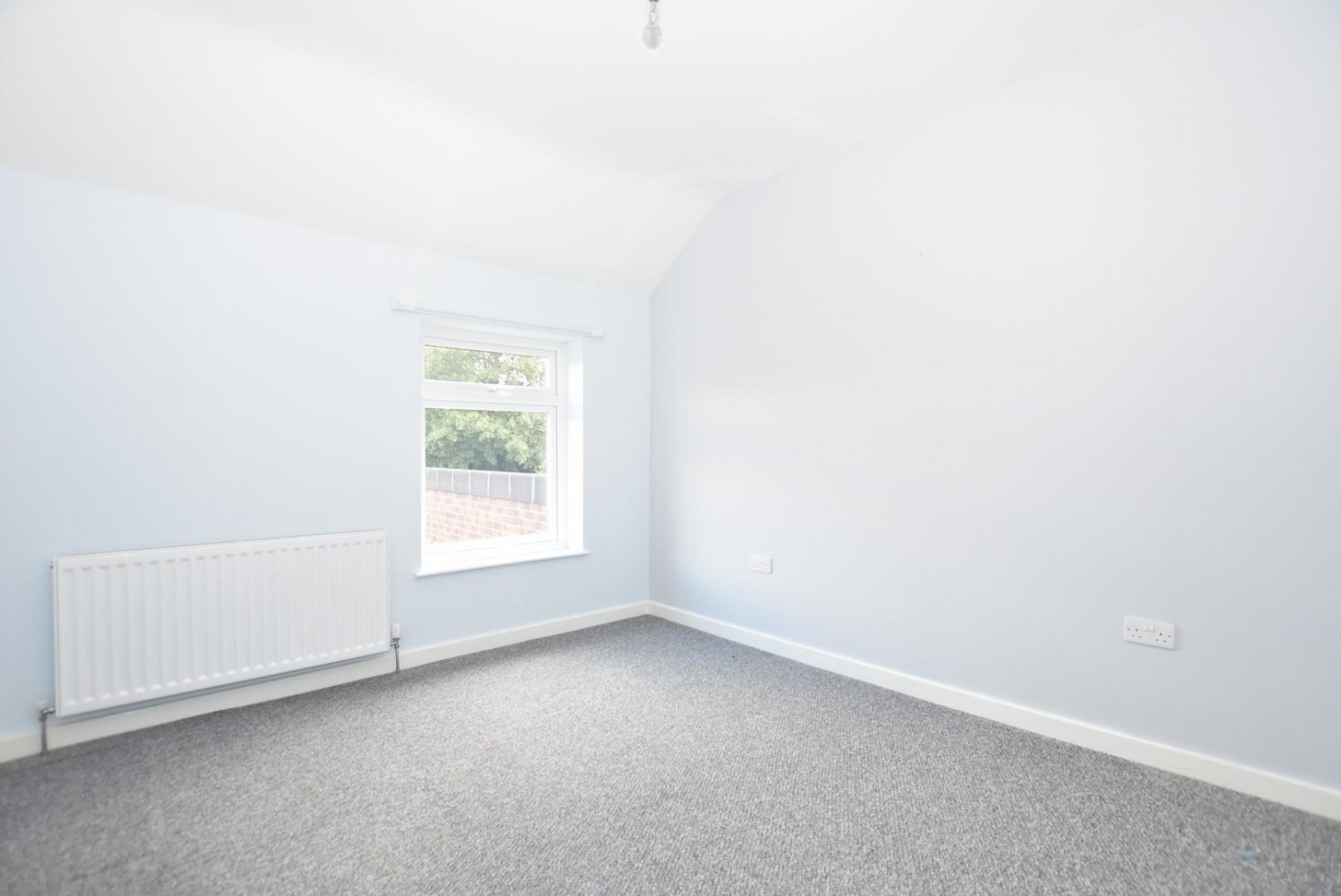 2 bedroom House to let in Church Street West, Chesterfield, Derbyshire