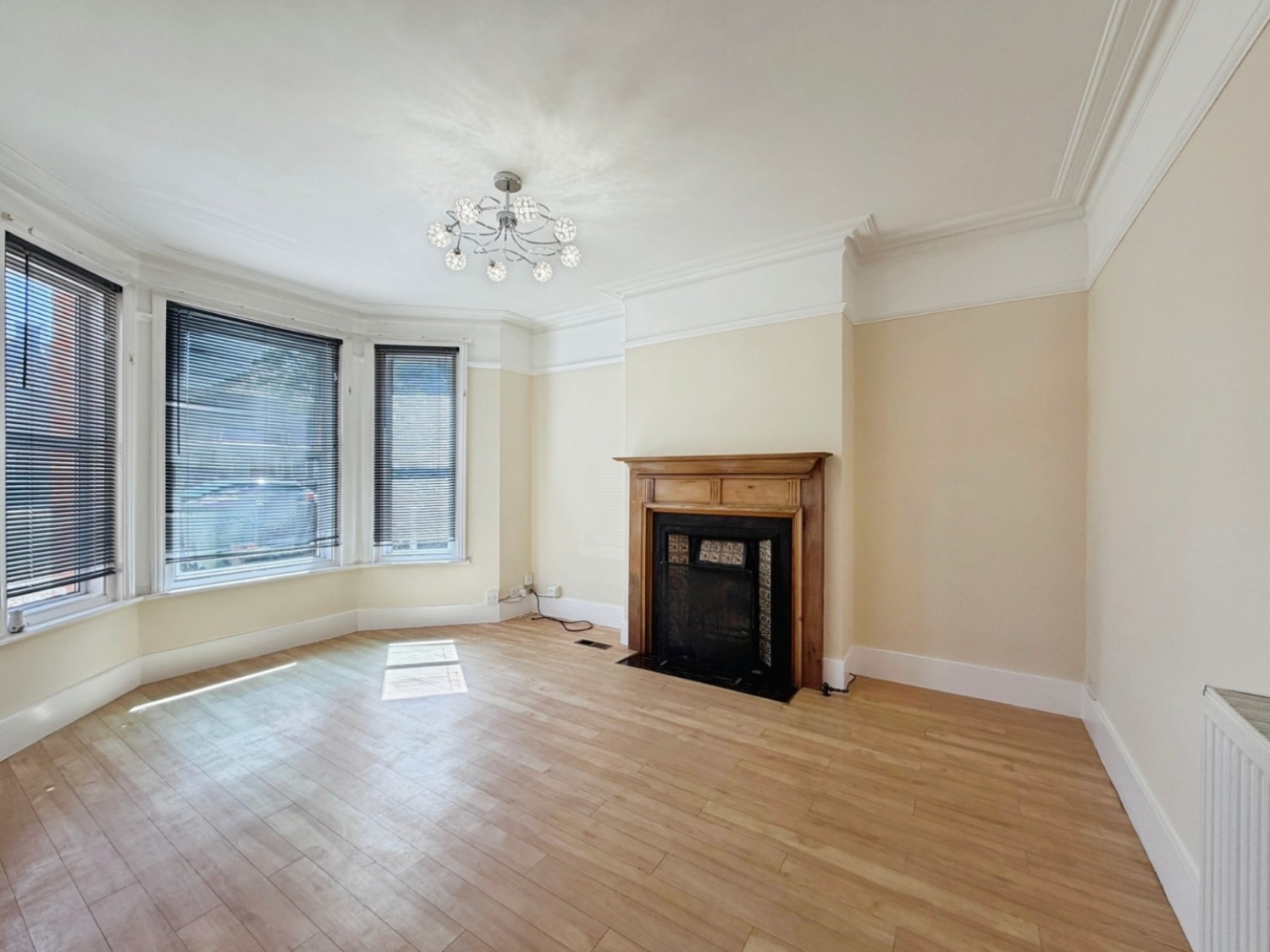 4 bedroom House to let in Somerset Road, Folkestone, Kent