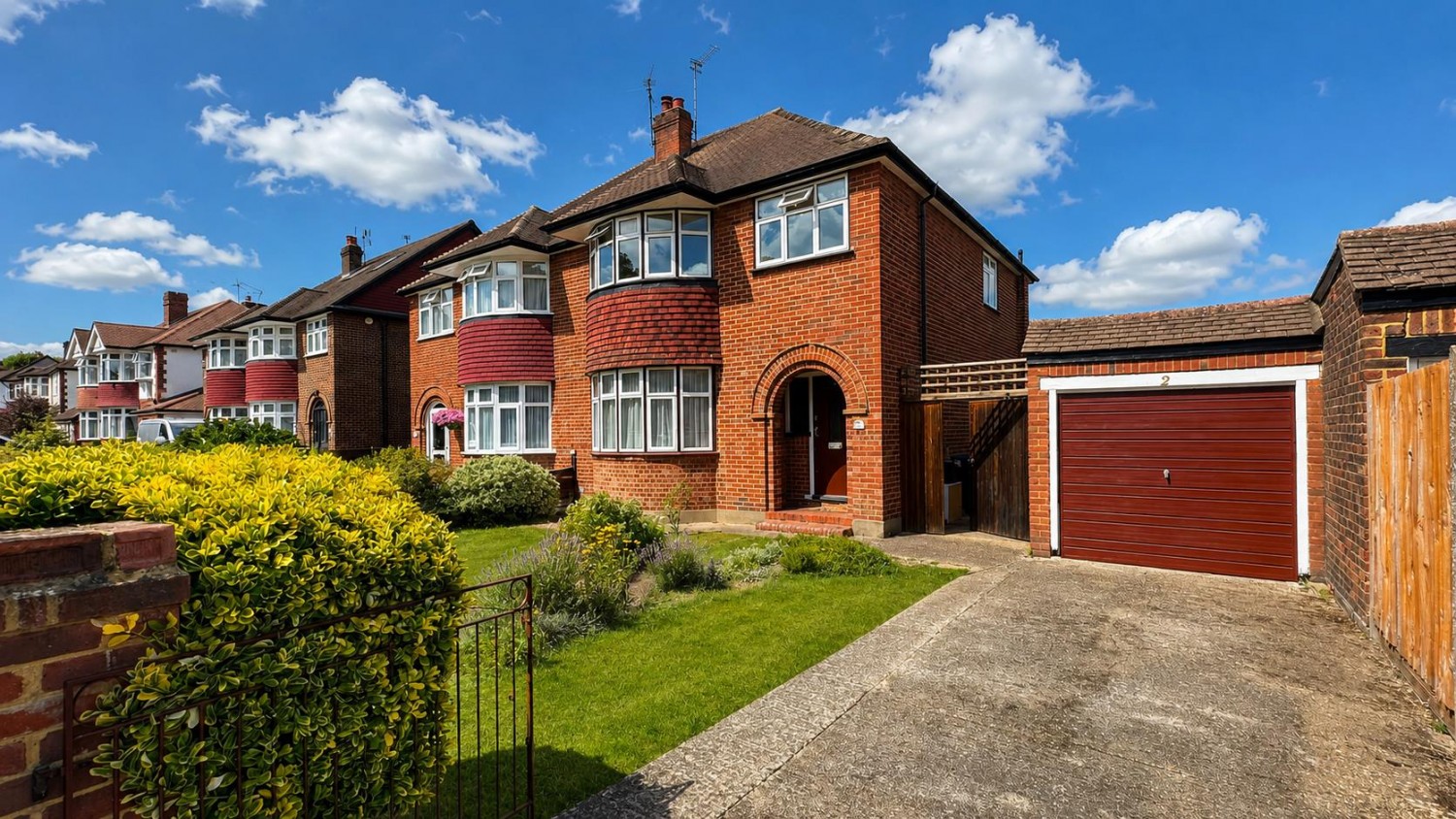 3 bedroom House to let in The Manor Drive, Worcester Park