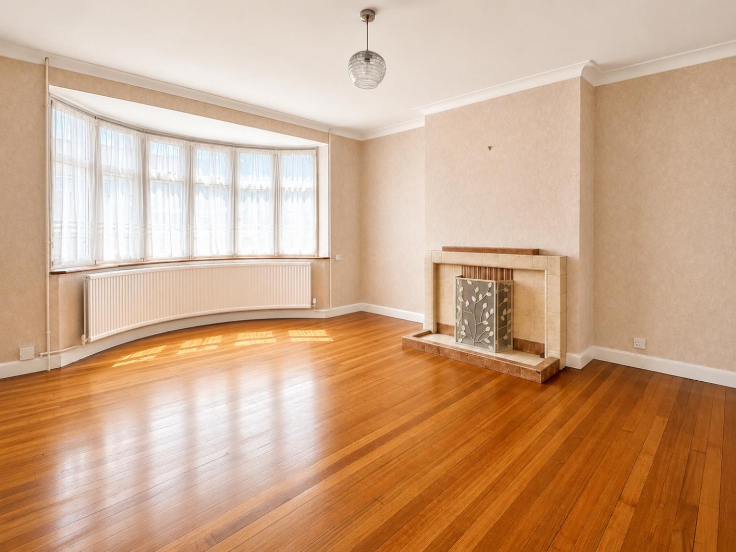 3 bedroom House to let in The Manor Drive, Worcester Park