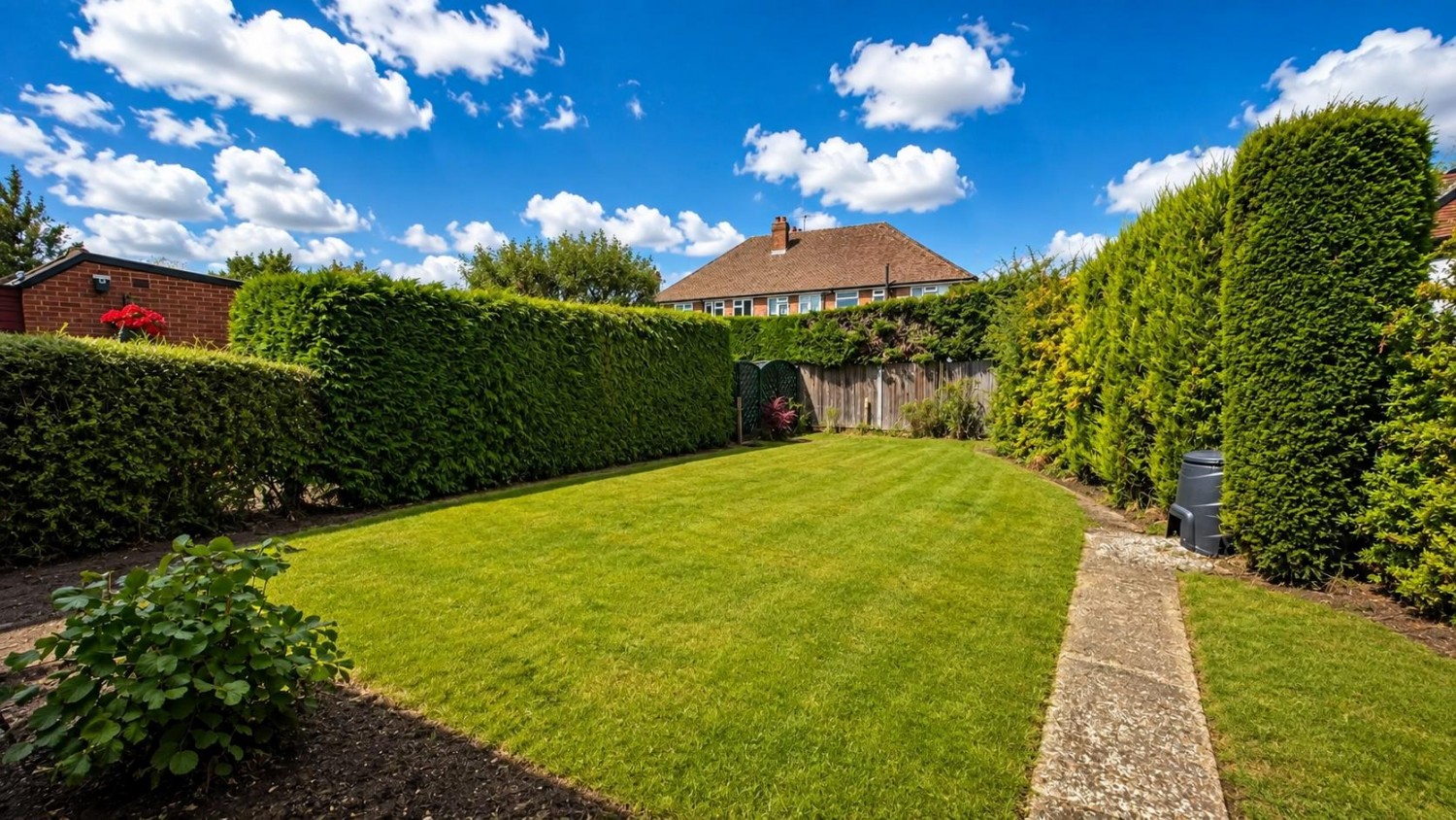 3 bedroom House to let in The Manor Drive, Worcester Park
