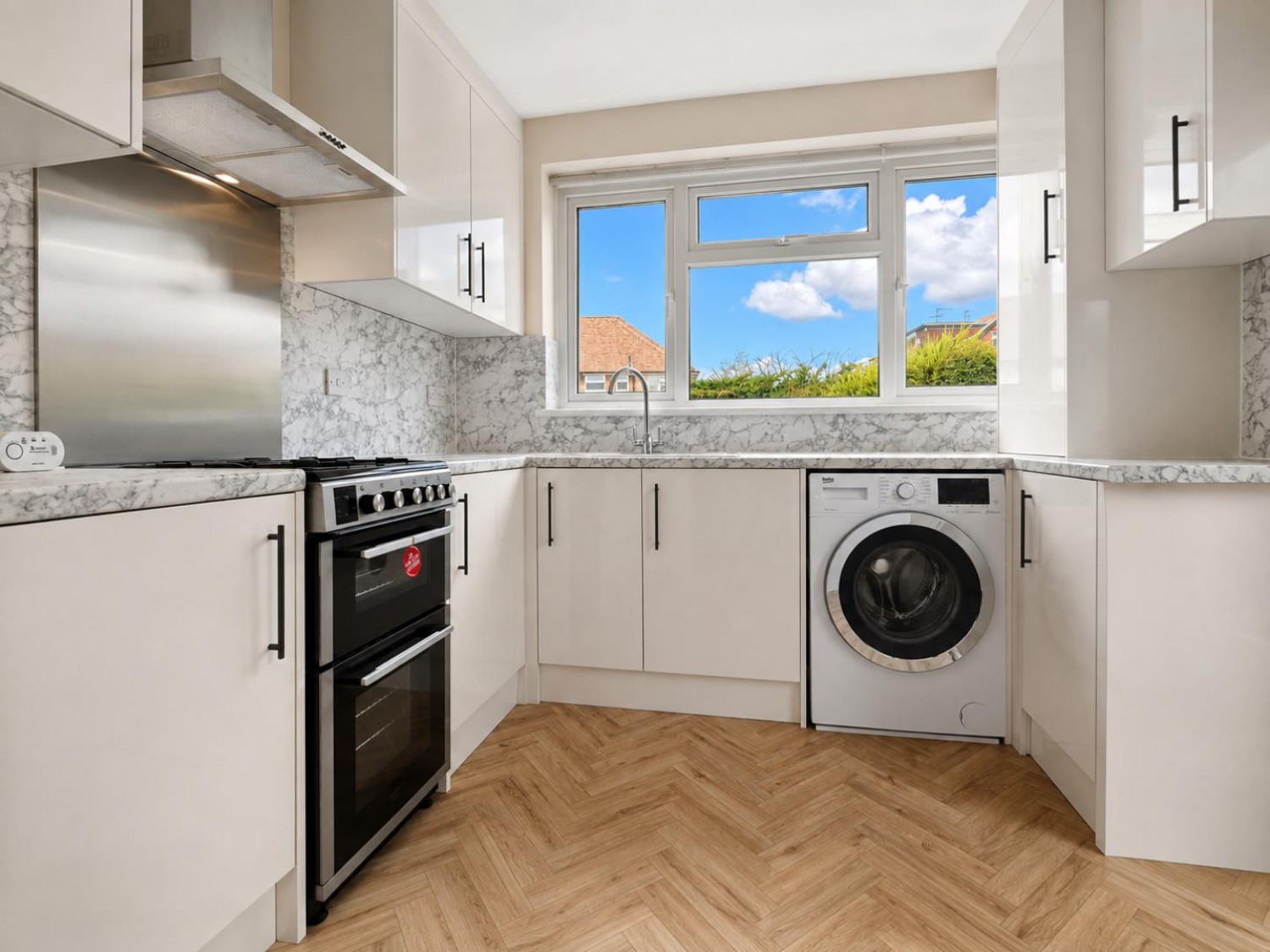 3 bedroom House to let in The Manor Drive, Worcester Park