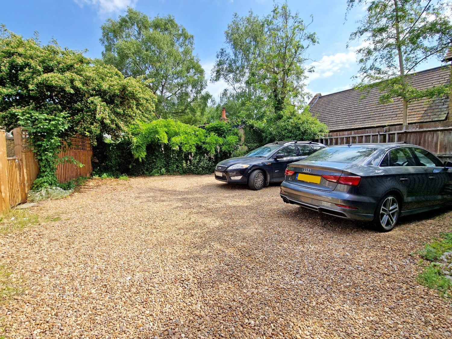 2 bedroom House for sale in Kings End, Bicester