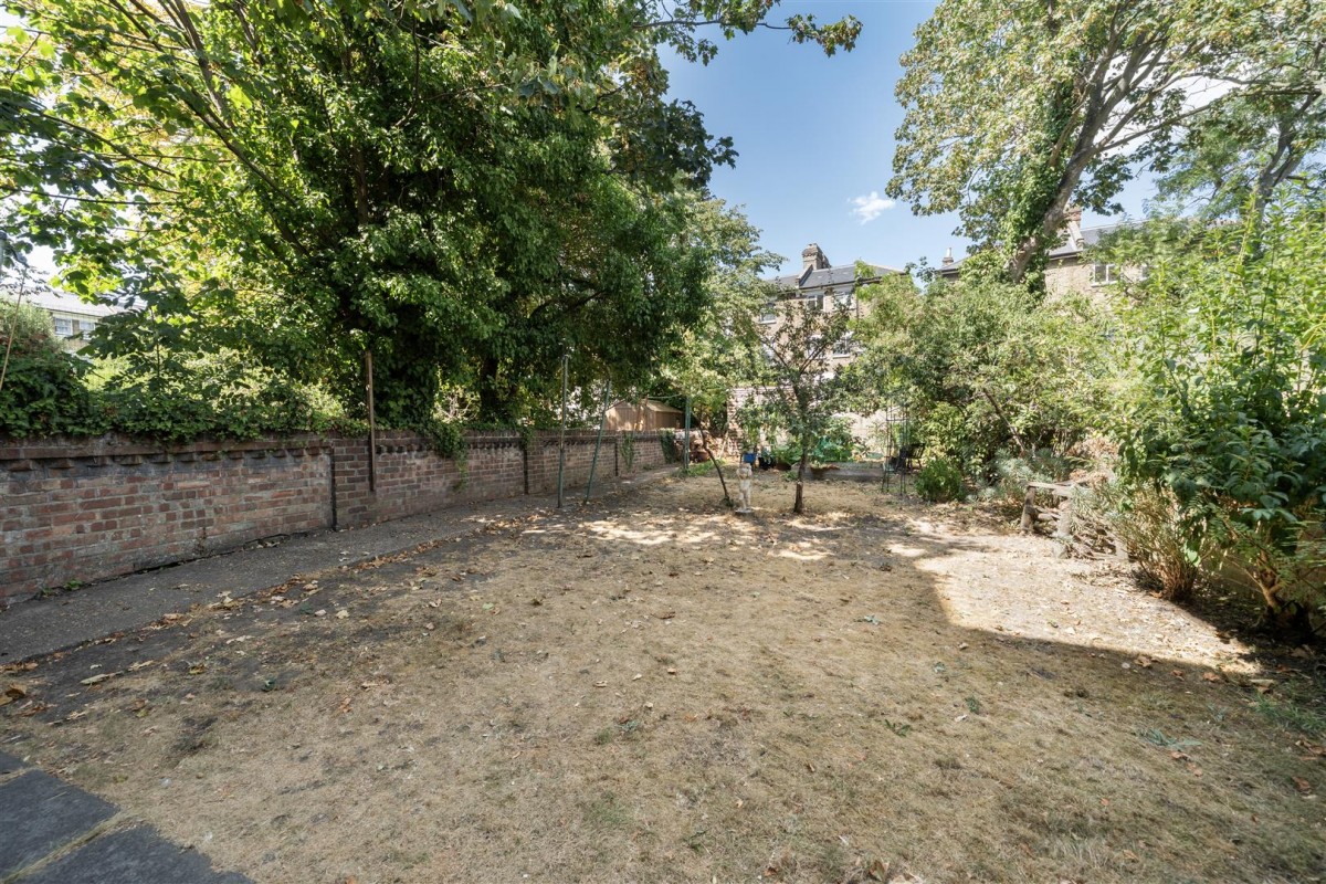 Lilford Road, London, SE5