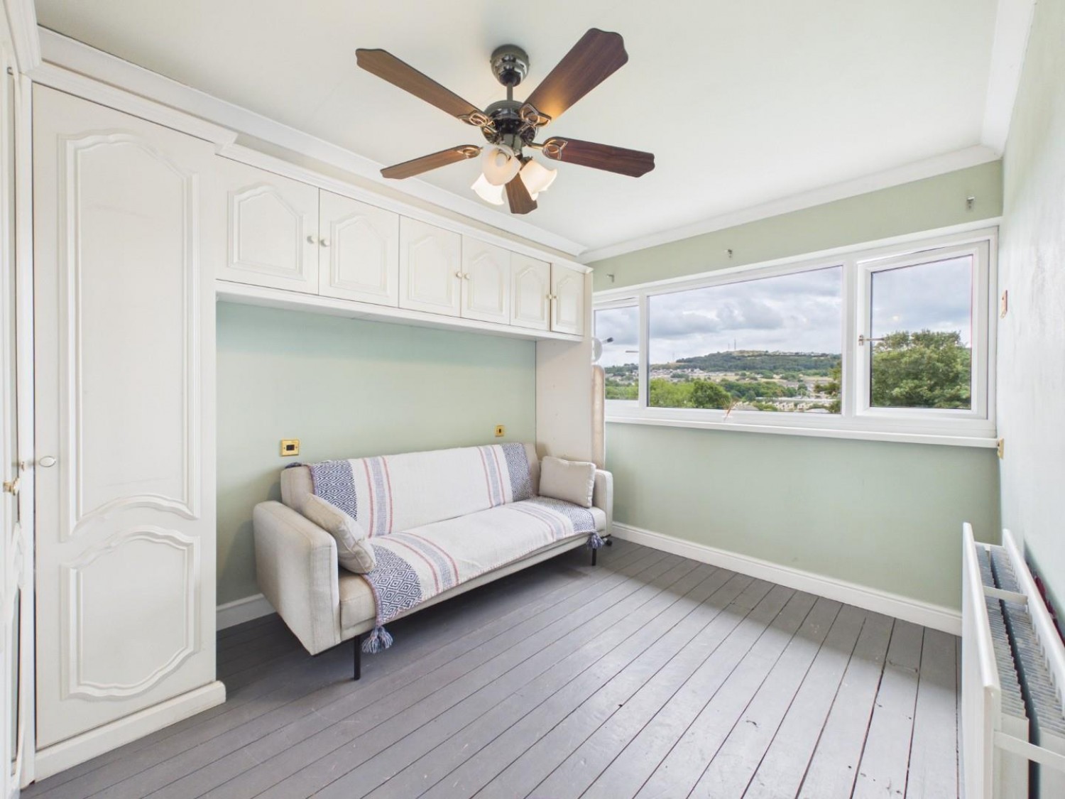 3 bedroom House for sale in Cliffe Terrace, Baildon, Shipley