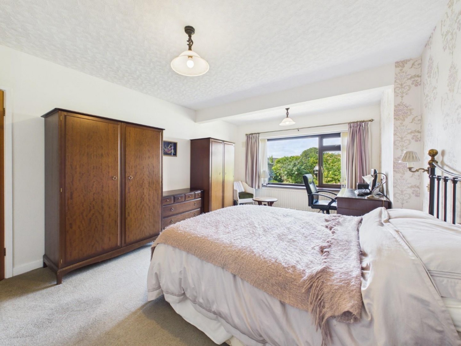 3 bedroom Bungalow for sale in Heaton Drive, Bingley, West Yorkshire