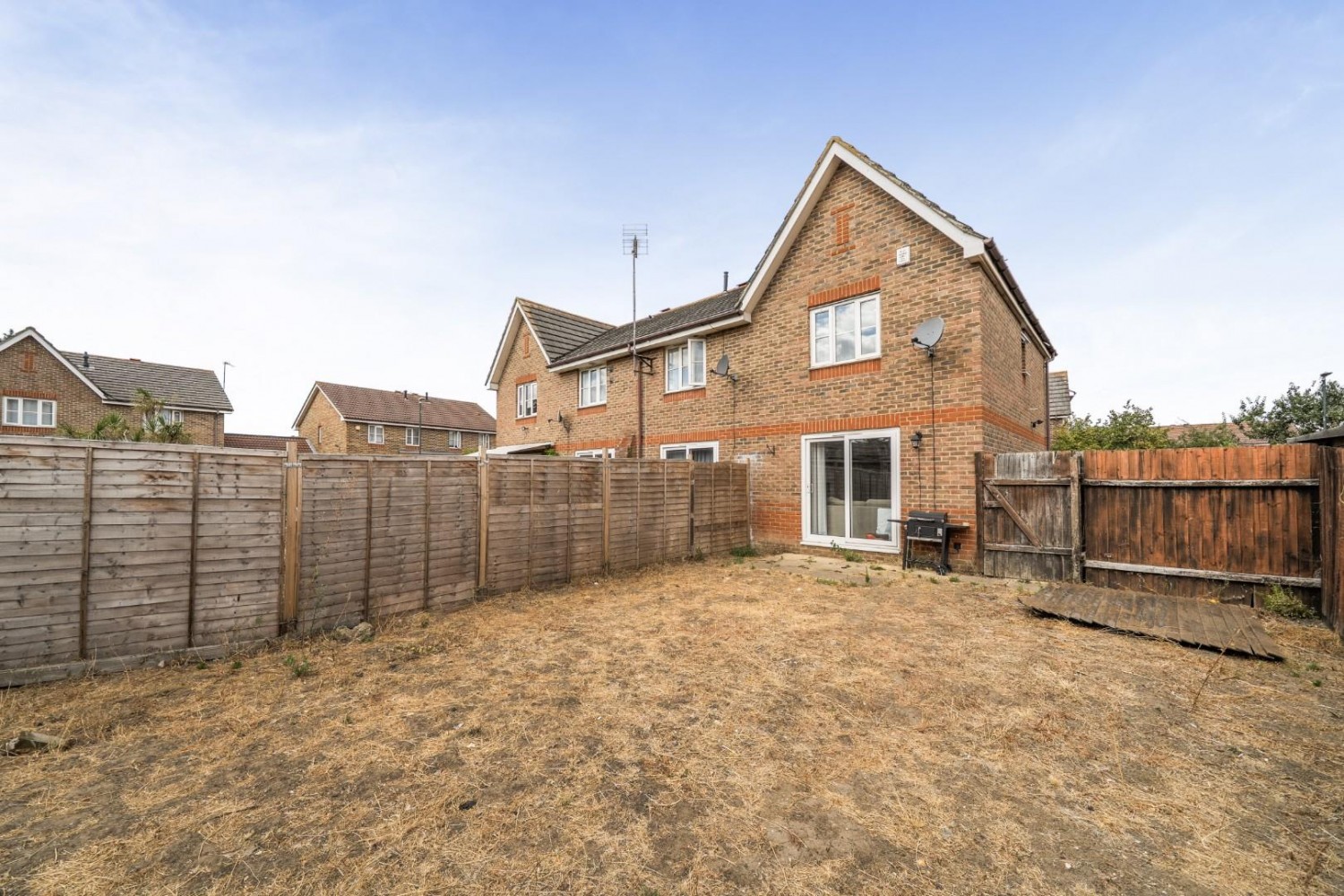 2 bedroom House for sale in Sunningdale Close, London