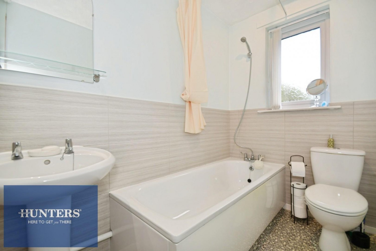 3 bedroom Bungalow for sale in Renishaw Road, Mastin Moor, Chesterfield, S43 3DW