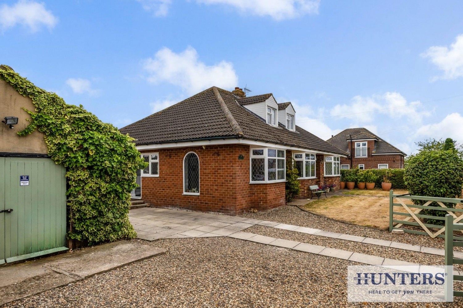 5 bedroom Bungalow for sale in Oakdene, Mill Lane, Camblesforth, Selby, YO8 8HW