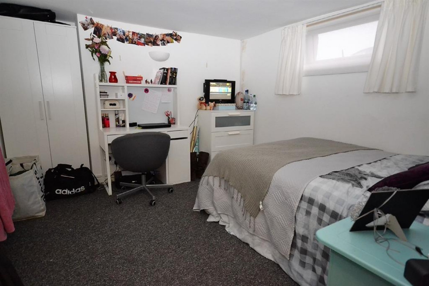 5 bedroom Flat to let in St. Kilda Parade, Gloucester, Gloucestershire