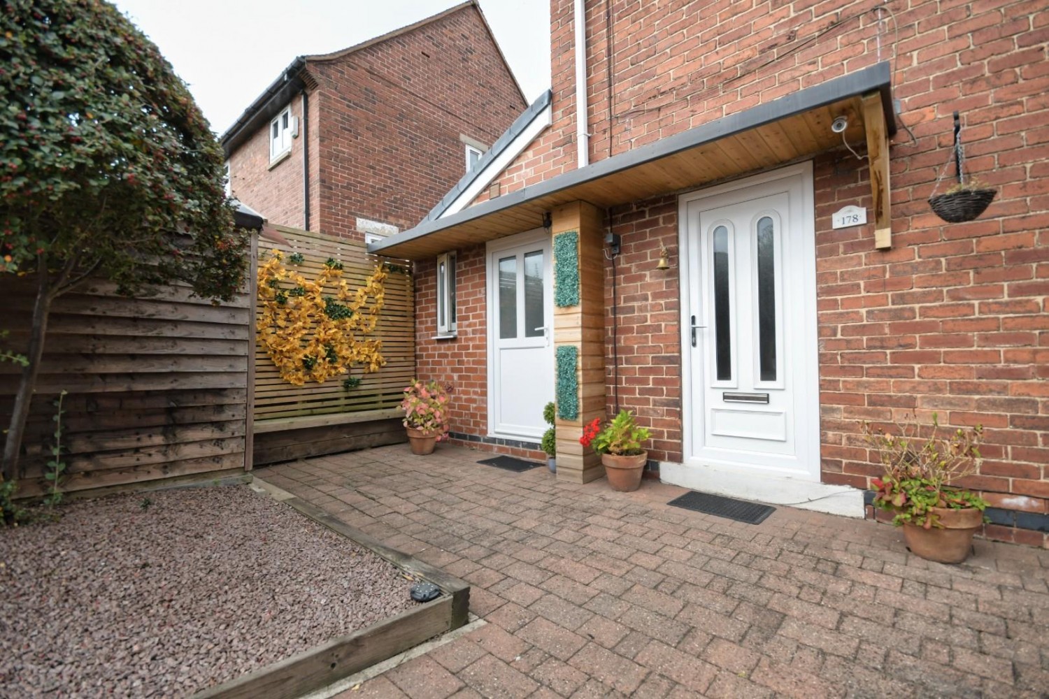 4 bedroom House for sale in Queen Victoria Road, New Tupton, Chesterfield