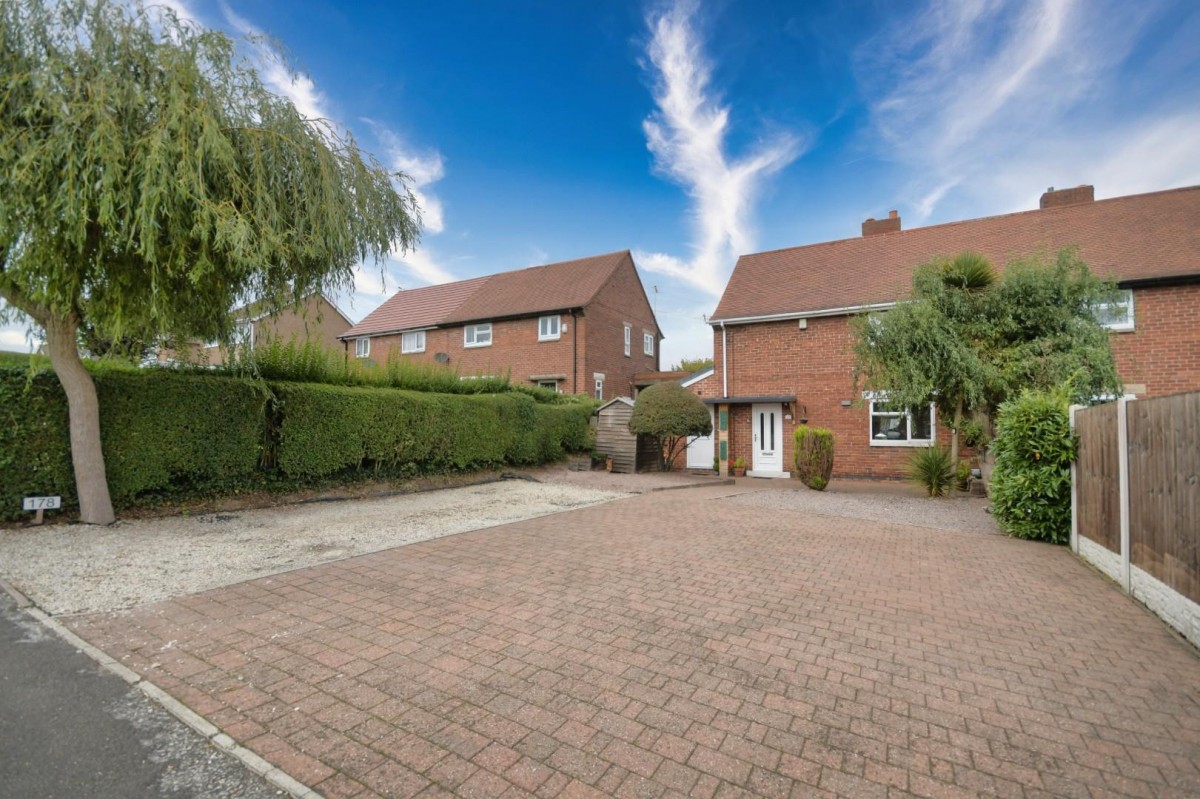 Queen Victoria Road, New Tupton, Chesterfield