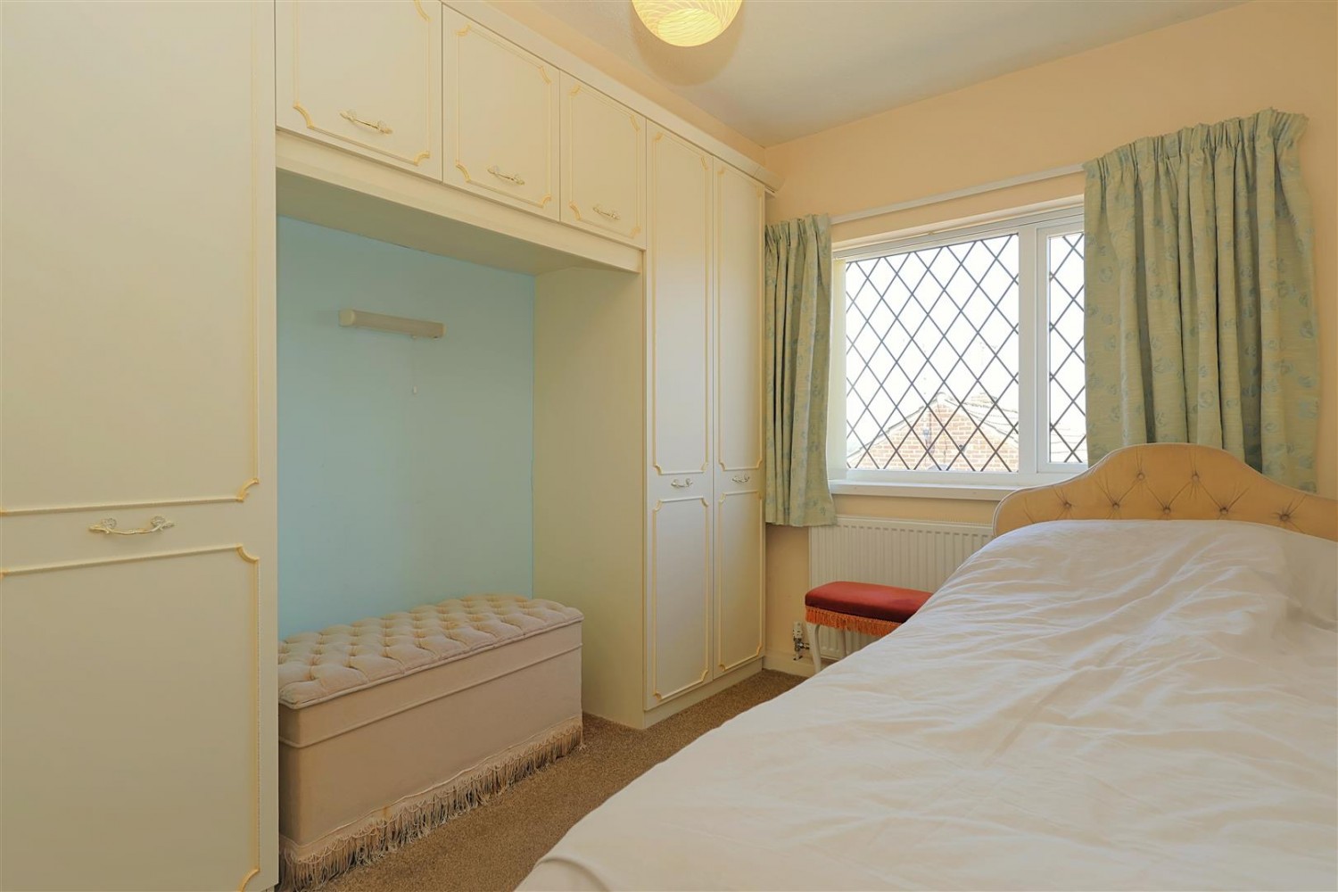 2 bedroom House for sale in Thorpe Road, Pudsey