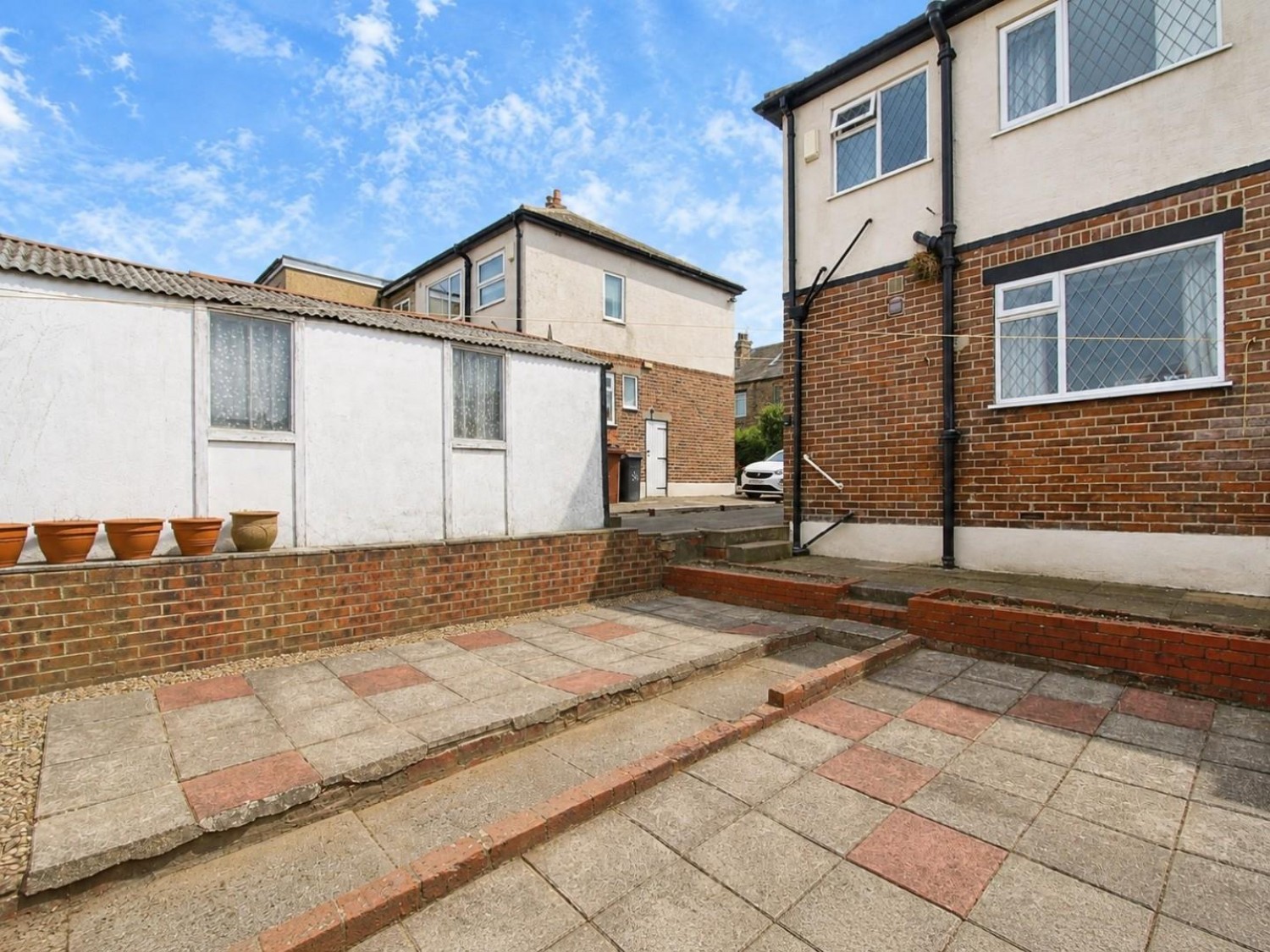2 bedroom House for sale in Thorpe Road, Pudsey