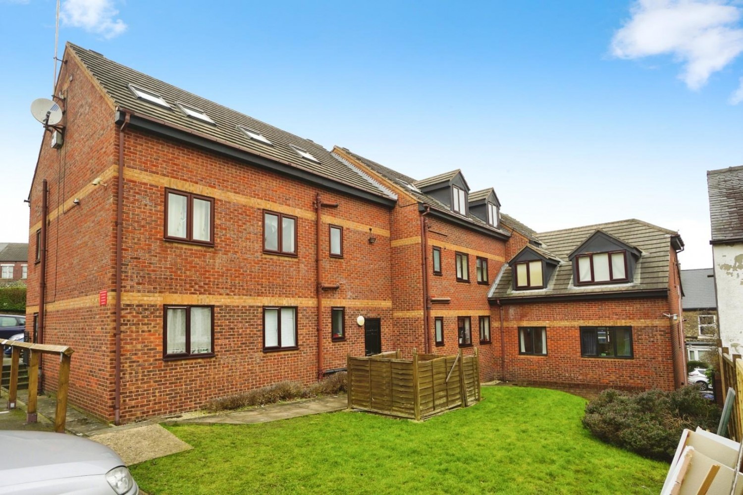 2 bedroom Flat for sale in Spring Hill, Crookes, Sheffield, S10 1ET