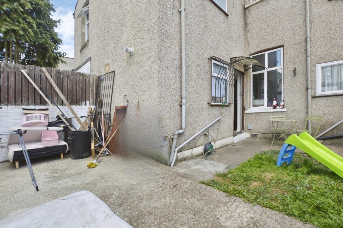 Mansfield Road, Ilford IG1 3AZ