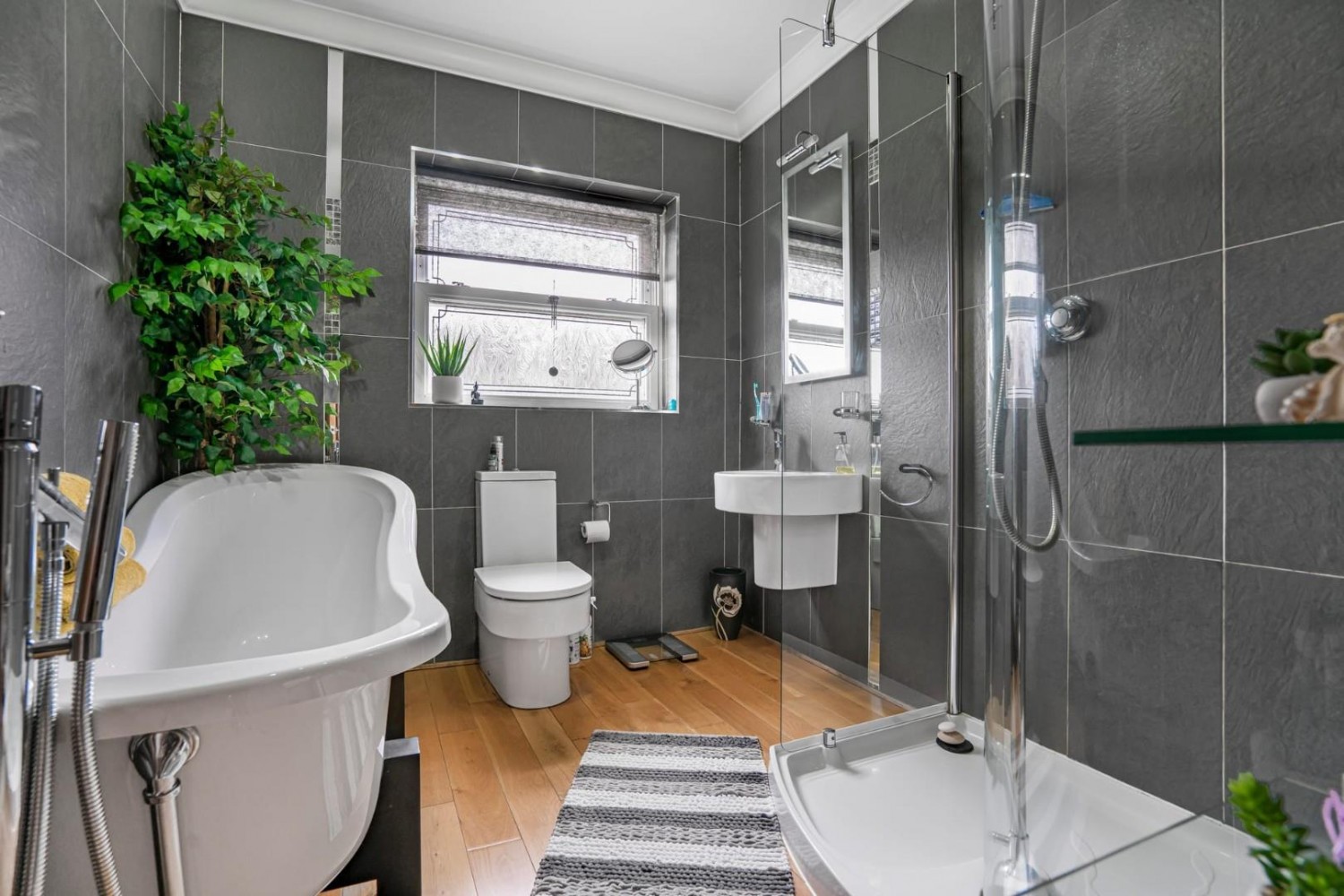 4 bedroom House for sale in Newton road
