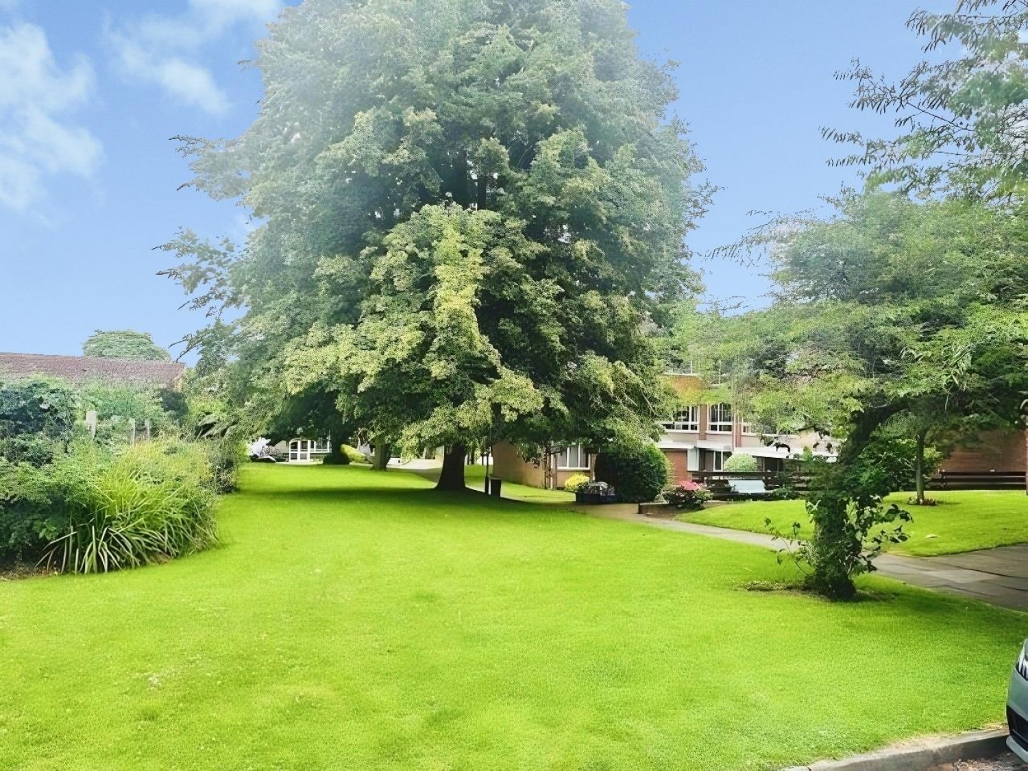 2 bedroom Flat for sale in Little Sutton Lane, Sutton Court, Sutton Coldfield