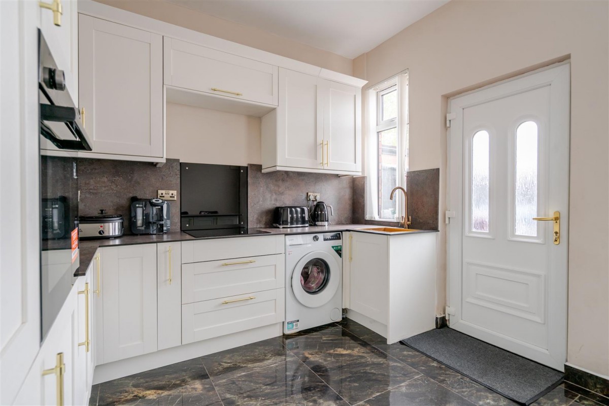 Isherwood St, Leigh