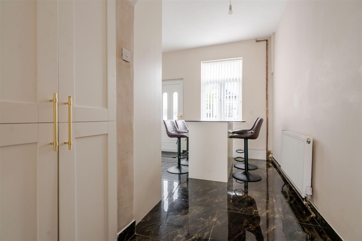 Isherwood St, Leigh