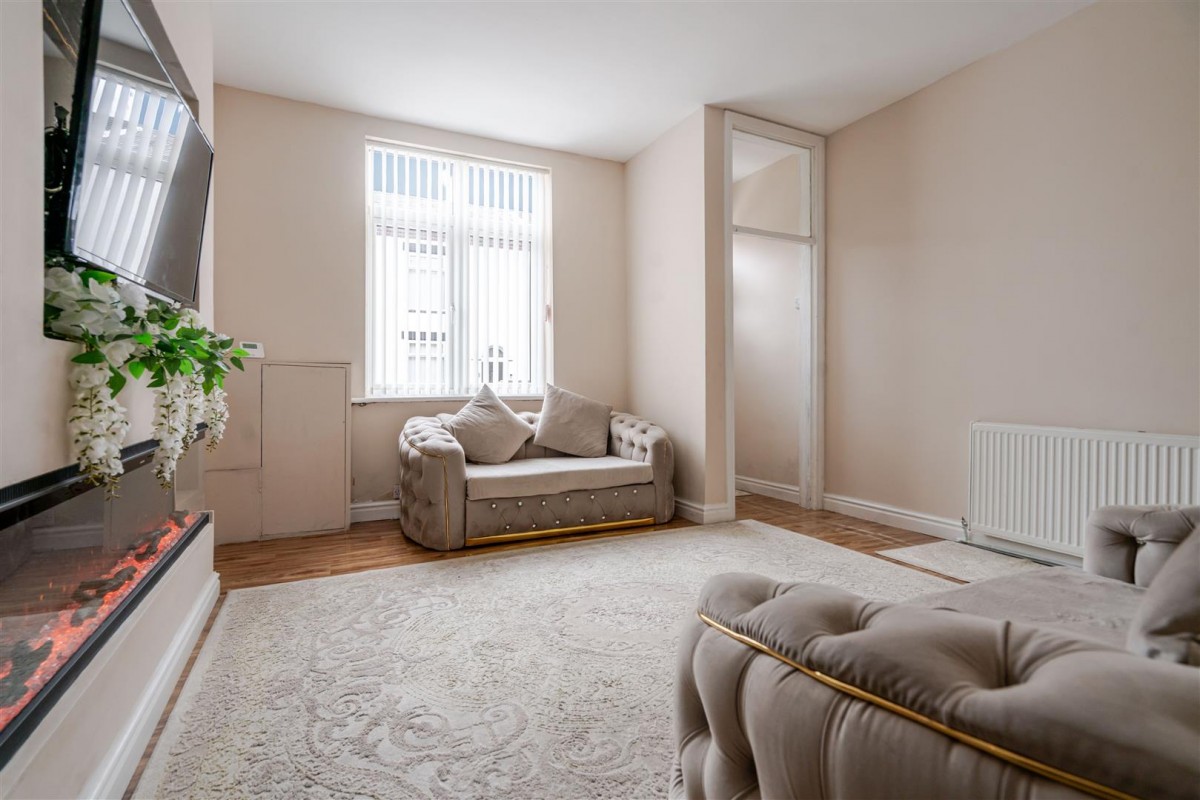 Isherwood St, Leigh