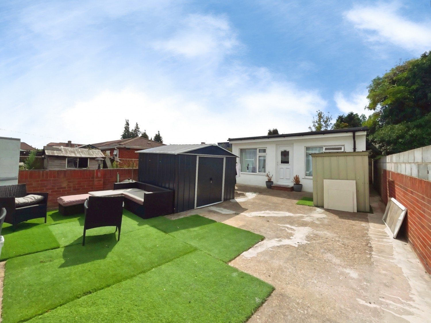 1 bedroom Flat to let in Hounslow, Queen's Gardens, Hounslow